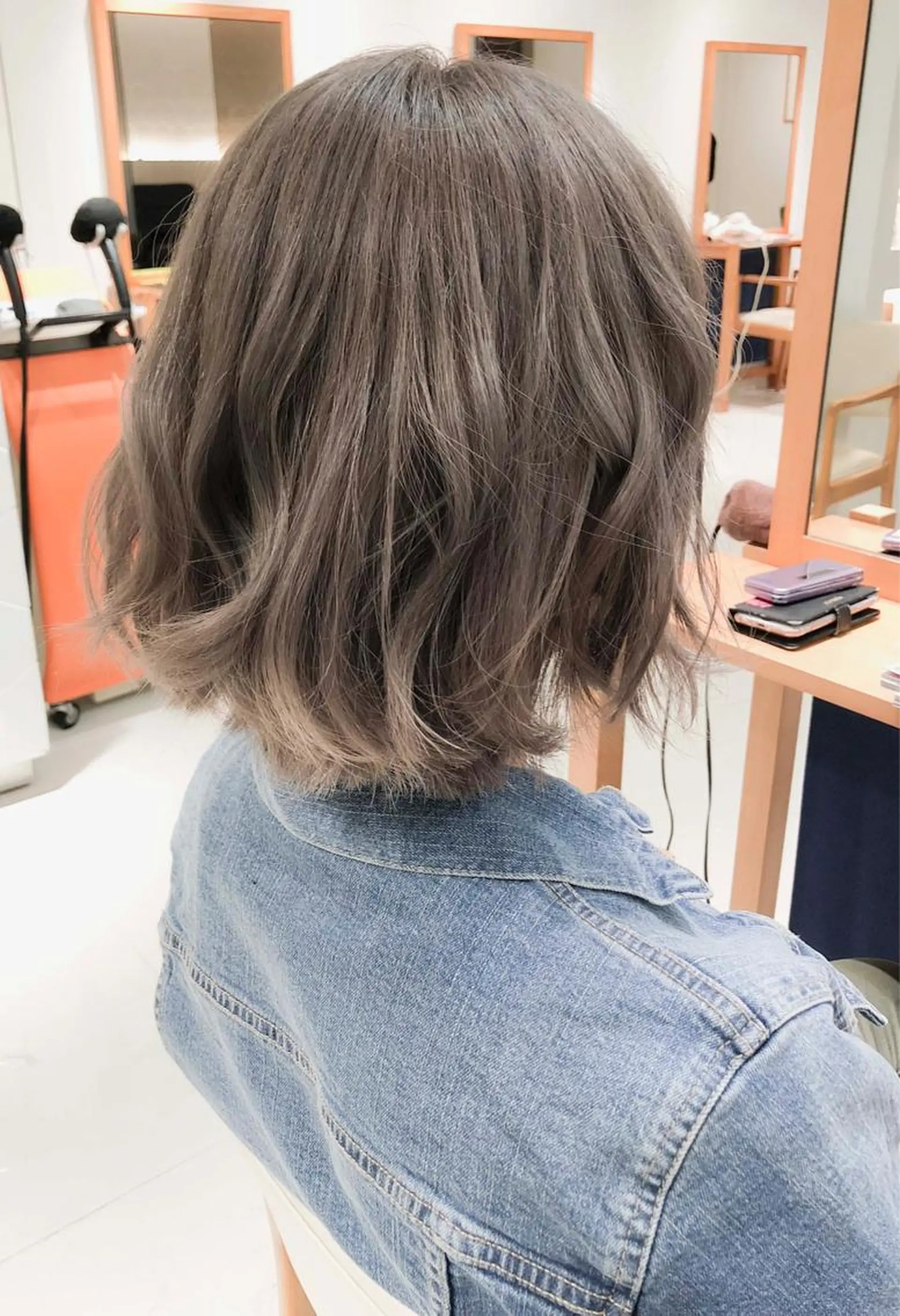 ショート カラー アッシュ ベージュカラー ヘアカラー トリートメント Days 透明感カラーのヘアスタイル