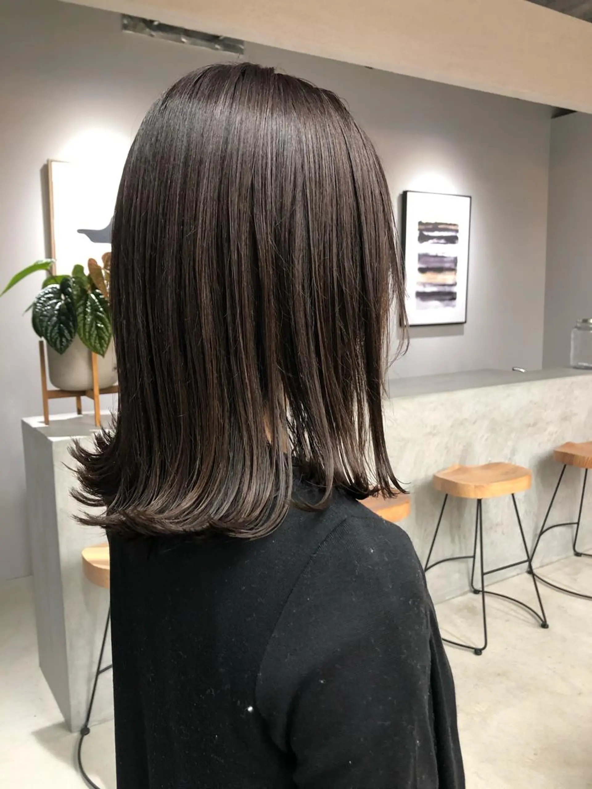 ミディアム カラー 透明感カラー グレージュ マエダ リョウのヘアスタイル