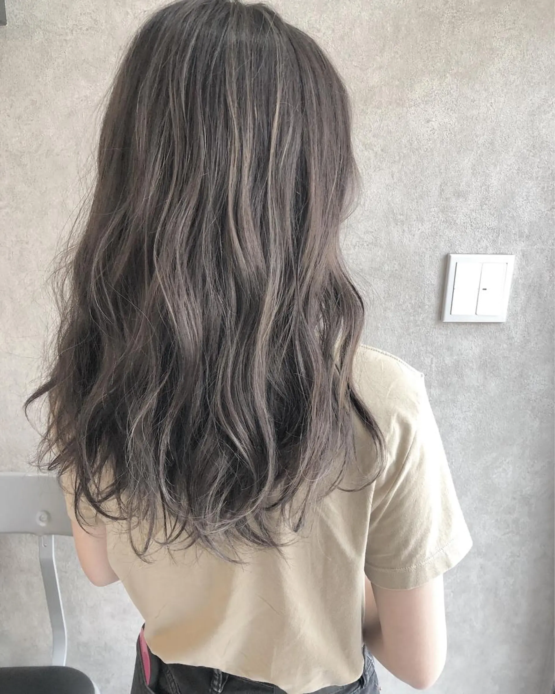 ロング カラー カット ヘアカラー トリートメント 顔周りレイヤー/韓国 ブリーチminamiのヘアスタイル