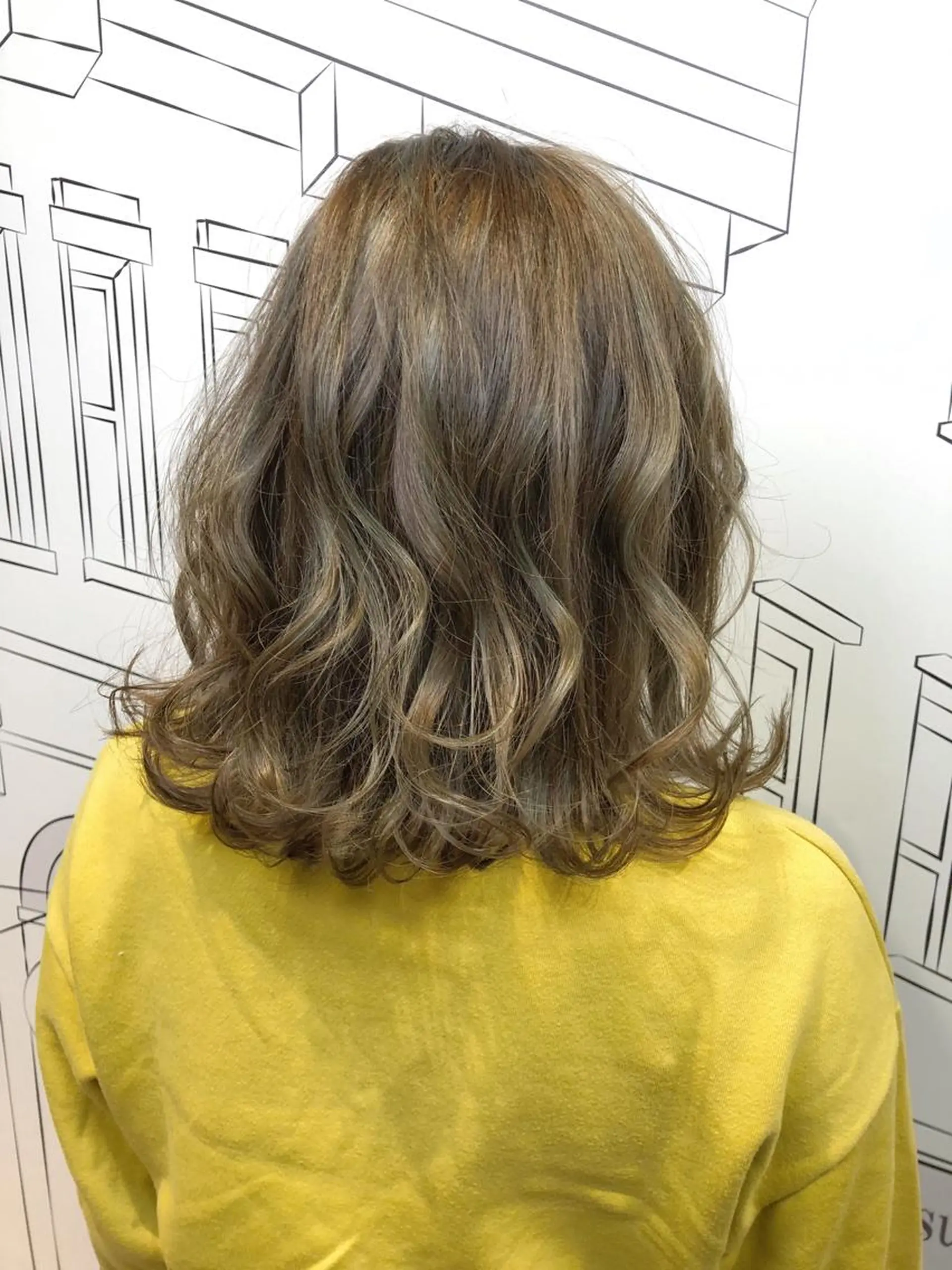 ミディアム カラー ベージュカラー ハイライトカラー 外国人風カラー ハイライト レイヤー⭐️カラー ⭐️平川雅史のヘアスタイル