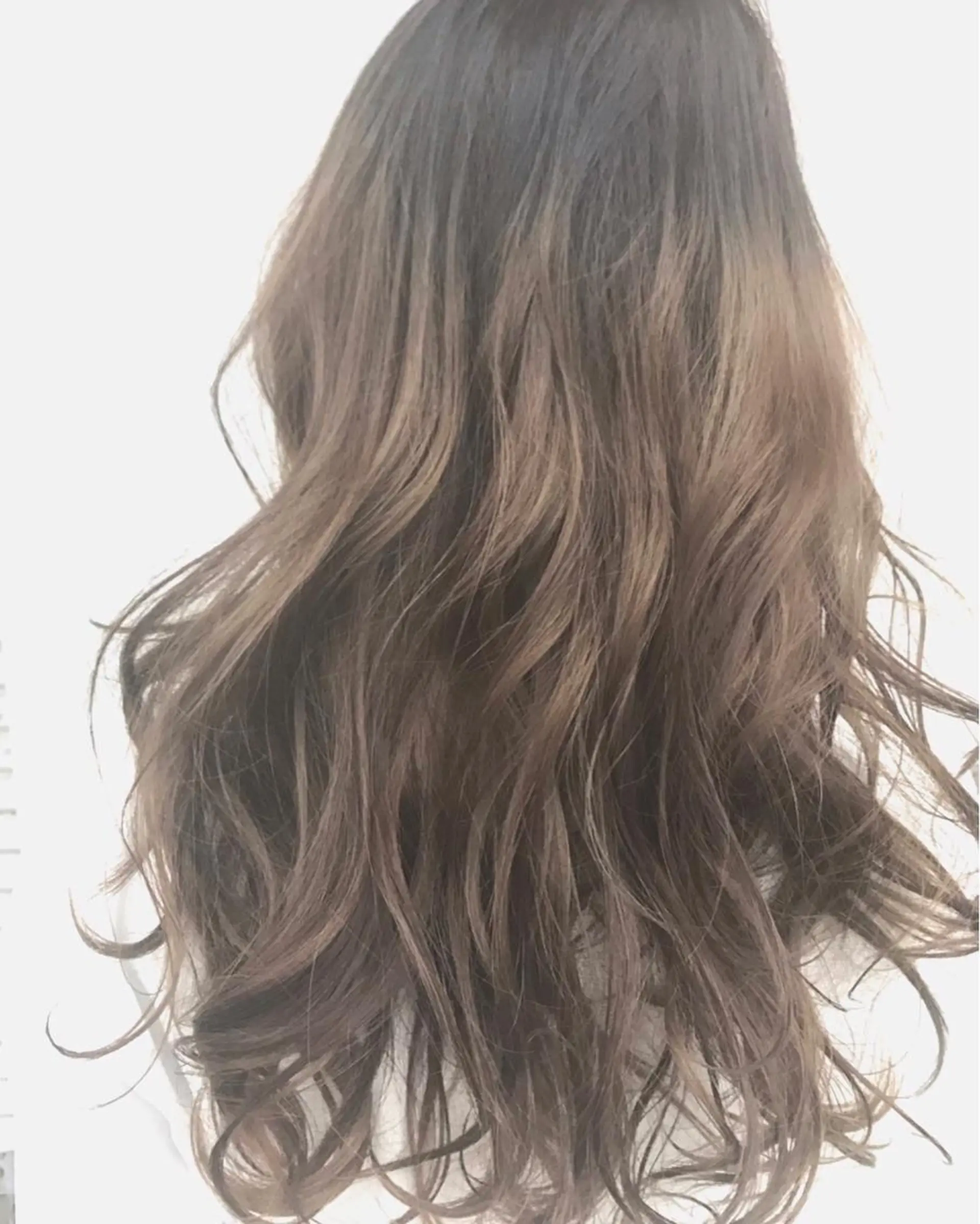 セミロング カラー レイヤーカット匠 イソザキノリユキのヘアスタイル