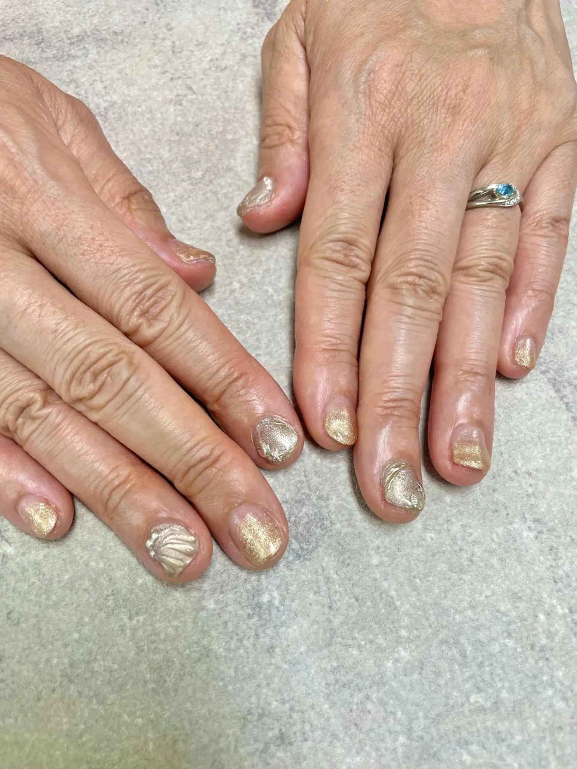 ネイル グラデーション ラメ(グリッター) ラメグラデーション マグネットネイル ハンドネイル ハンドケア FASTNAIL PLUS 新宿店のネイルデザイン