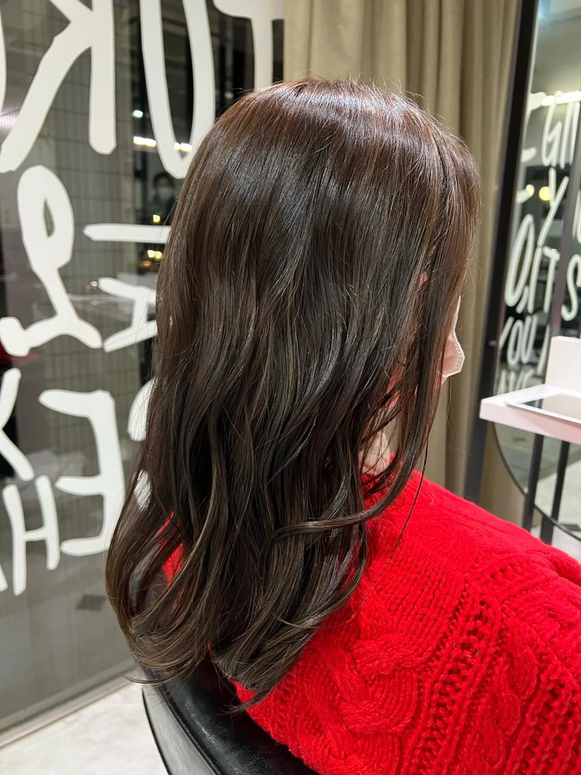 ロング ハイライト 似合わせカット 小林愛奈のヘアスタイル