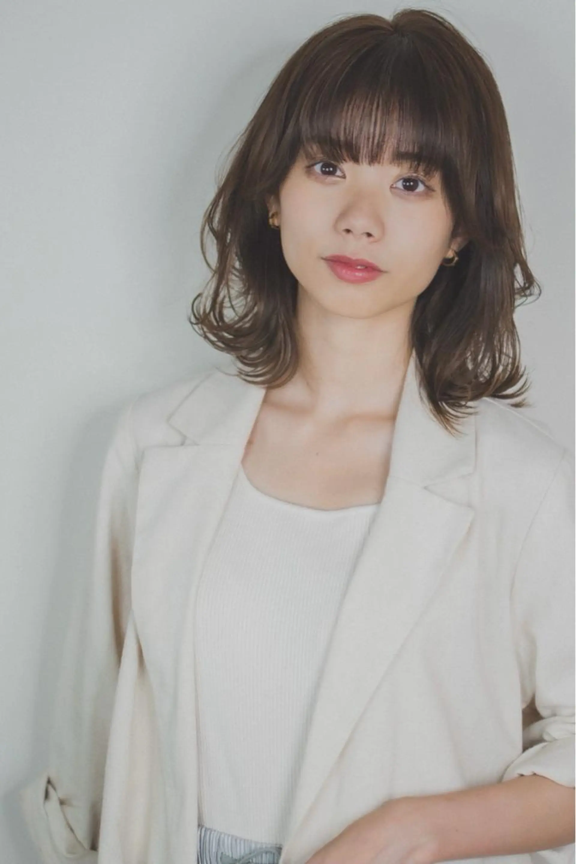 ミディアム カラー 前髪/顔周り /レイヤー/秋山 元のヘアスタイル