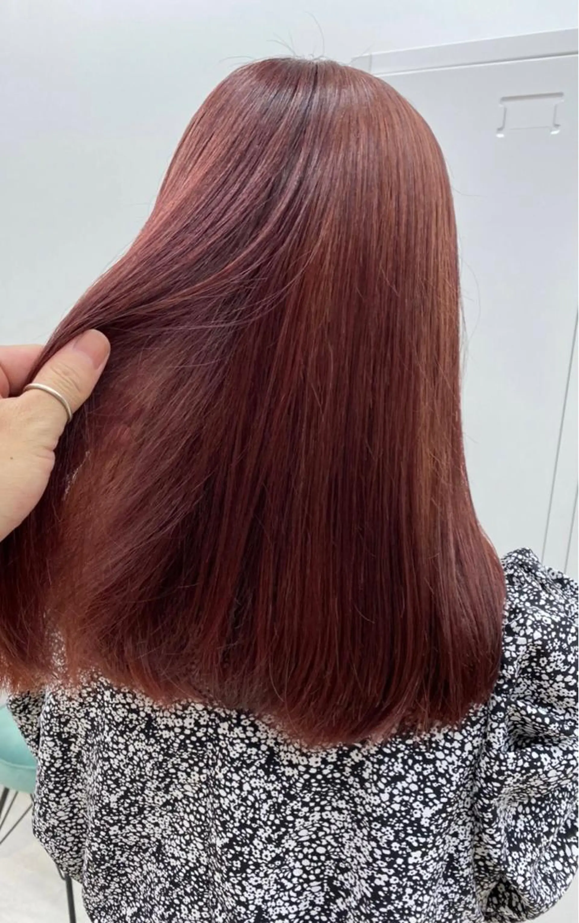 セミロング lar 立川南口所属・砂岡 里奈のヘアスタイル