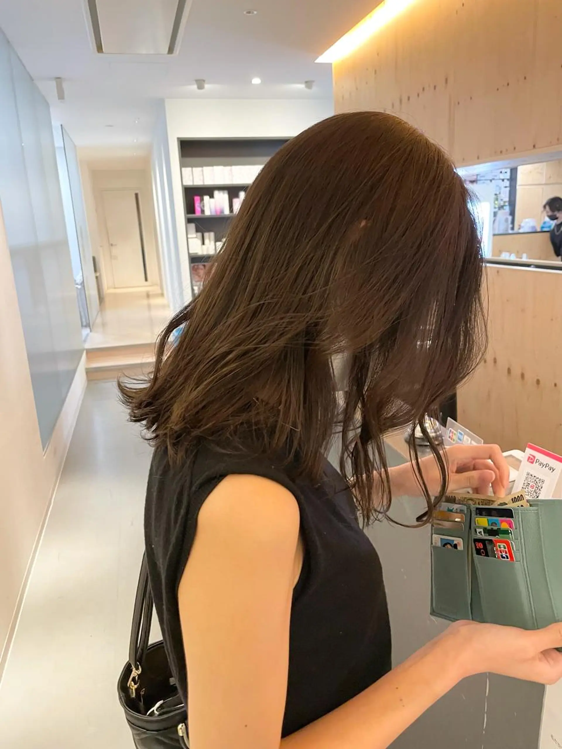 セミロング カラー 岩戸 新のヘアスタイル