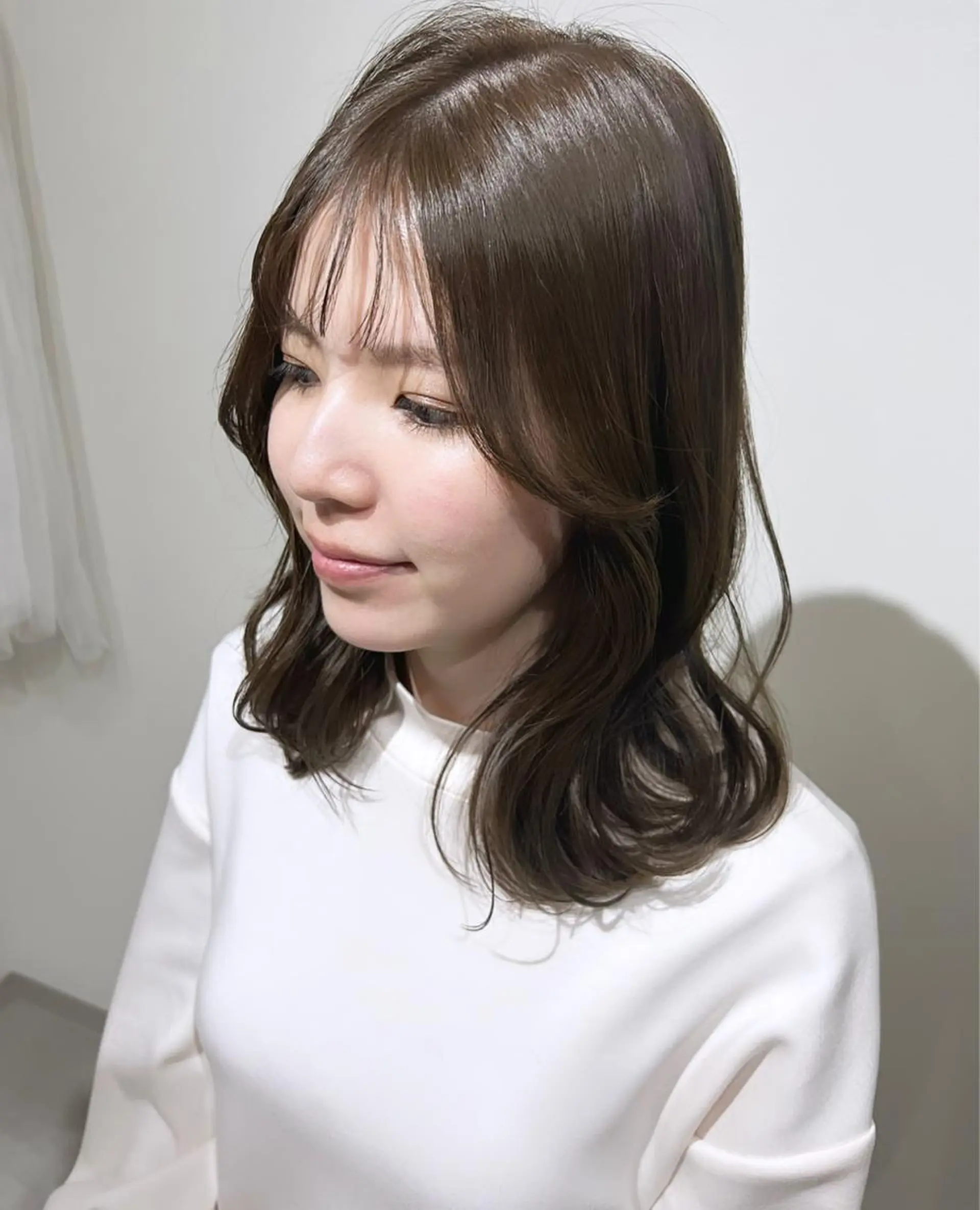 ミディアム カラー シェアハピ ヤマモトのヘアスタイル