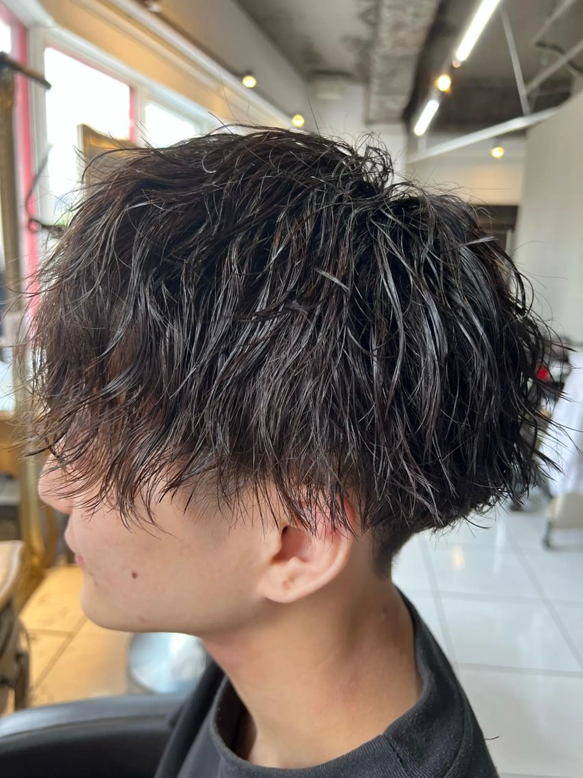 パーマ メンズ センターパート フェードカット カルマパーマ マッシュ メンズパーマ カット パーマ パーマ特化美容師 茂木広幸のヘアスタイル