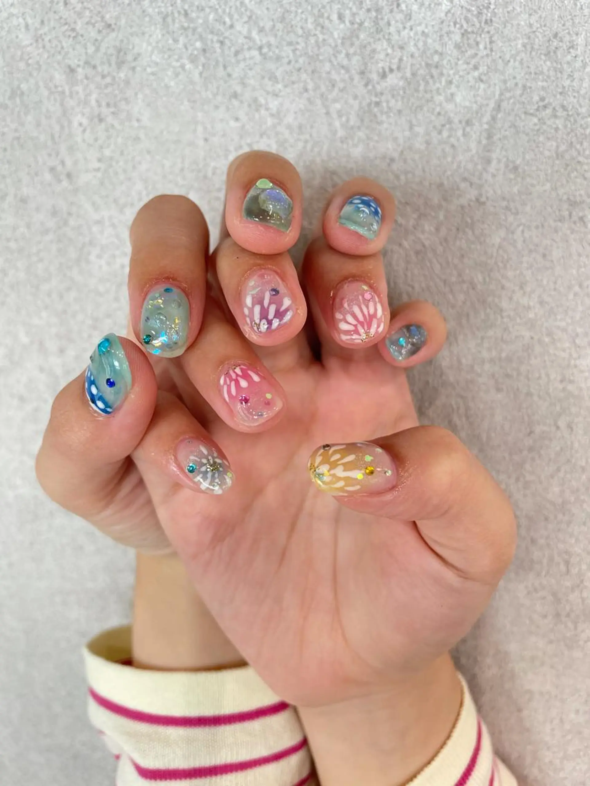 ネイル パステルネイル ハンドネイル ナチュラル透明感🌱 小山美樹子のヘアスタイル