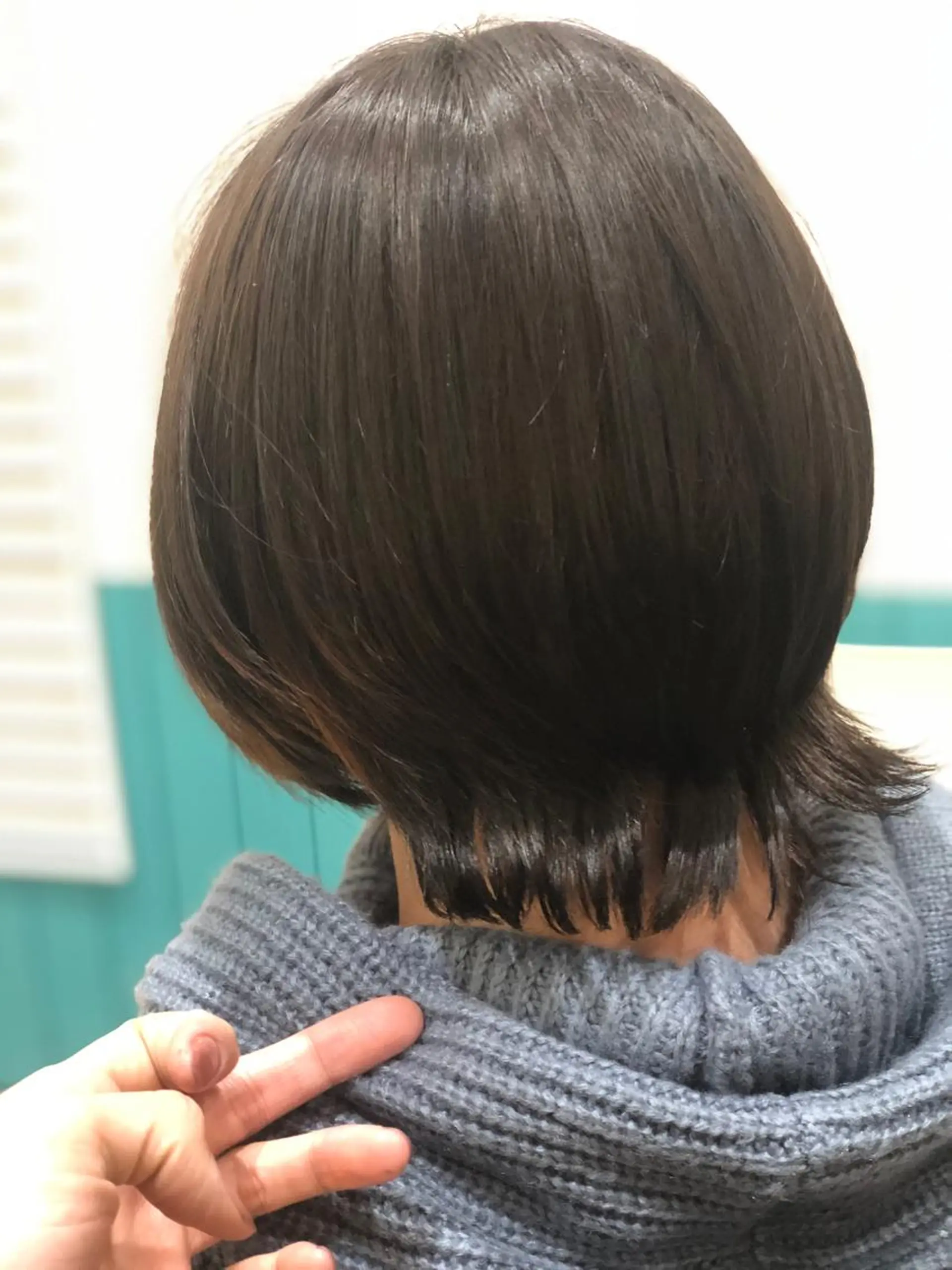 ショート カラー グレージュ ハイライトカラー カーキグレージュ ハイライト ウルフカット ヘアカラー トリートメント Snaly カラー特化ページのヘアスタイル