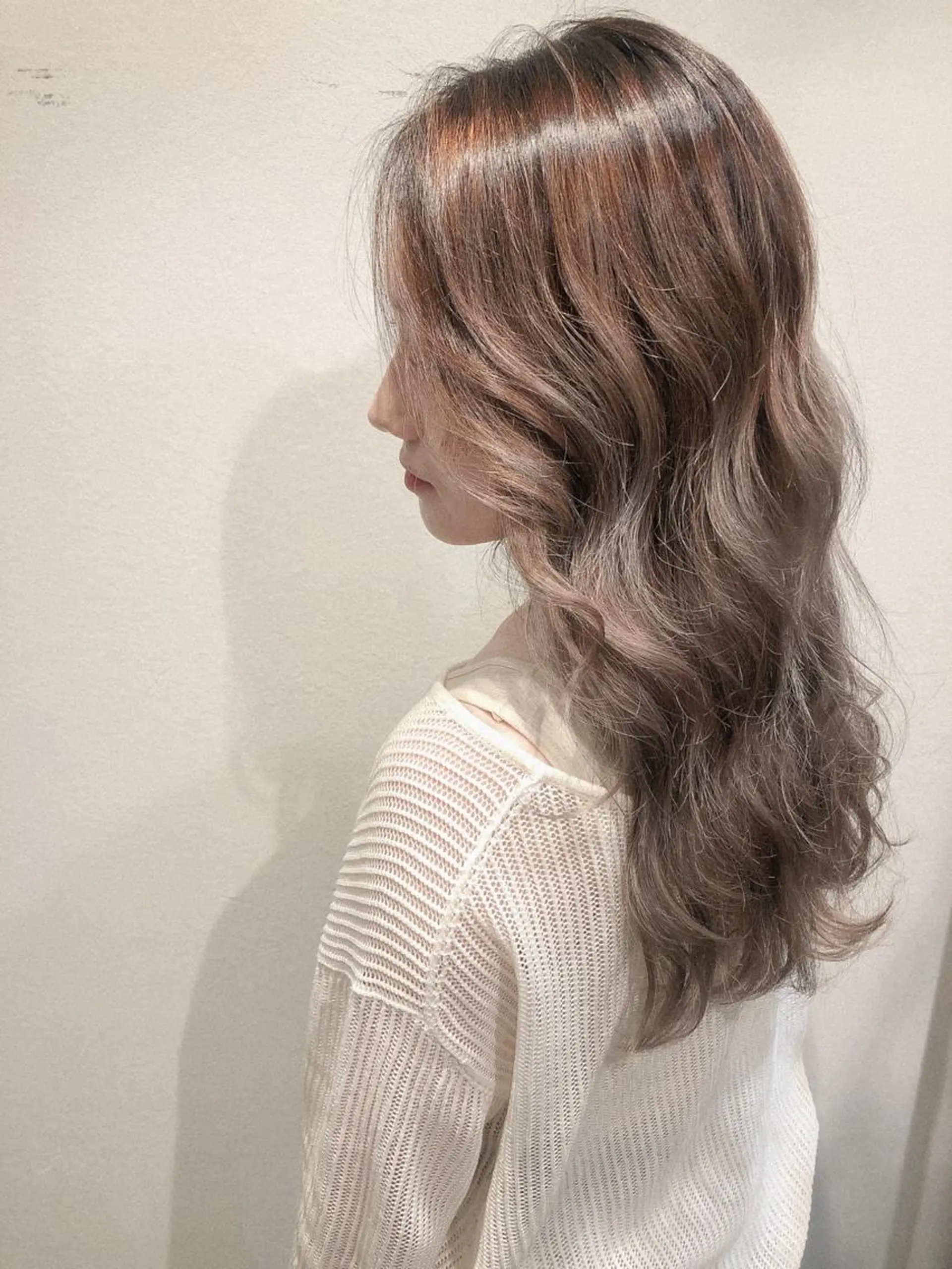 ロング カラー バレイヤージュ ベージュカラー グレージュ ハイトーンカラー ホワイトベージュ カラーパティシエ facce🌼ikoのヘアスタイル