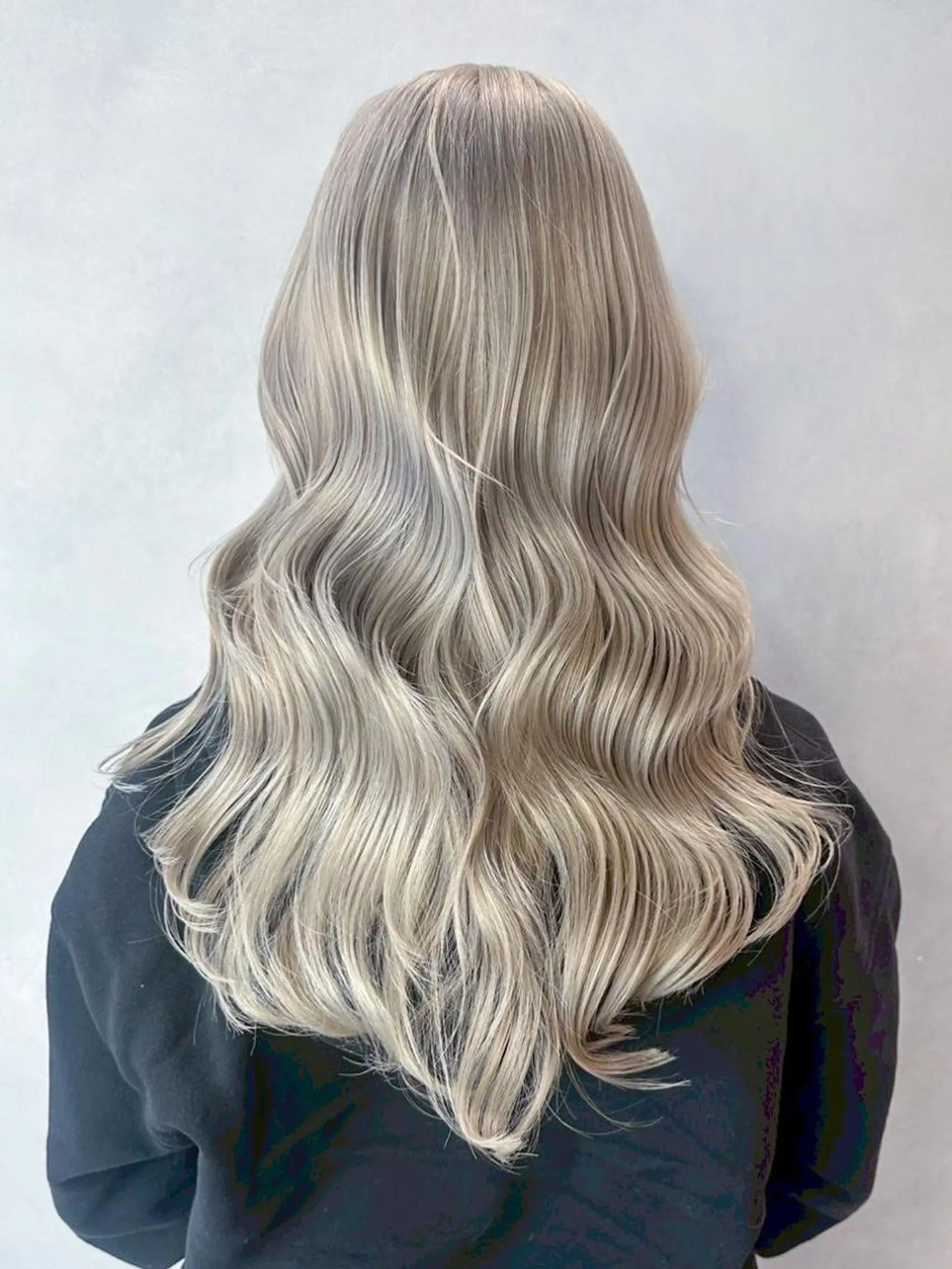 セミロング カラー ブロンド 顔まわりレイヤー 顔周りカット レイヤーカット カット ヘアカラー トリートメント ITbyALBUM 下北沢店のヘアスタイル