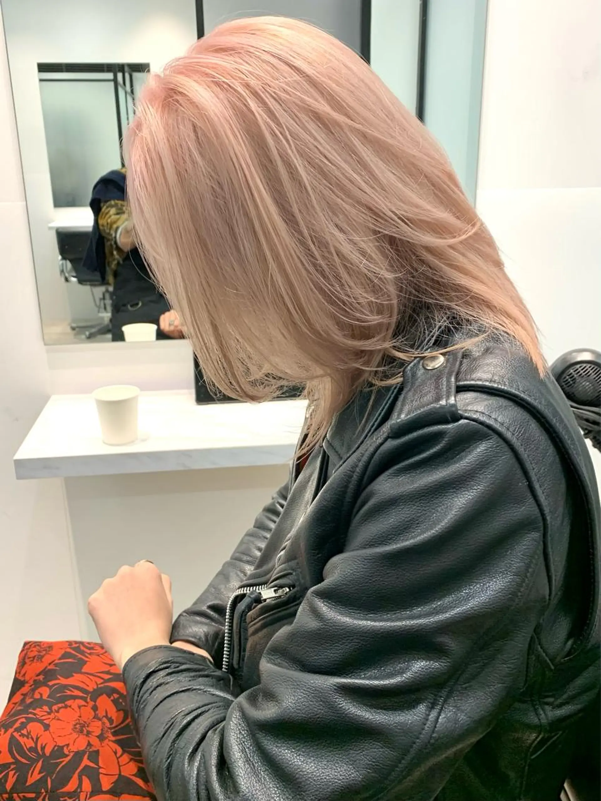 ミディアム カラー ヘアアレンジ カット ヘアカラー トリートメント ヘッドスパ ヘアセット ハイトーン/美髪矯正 🍃大江拓実のヘアスタイル