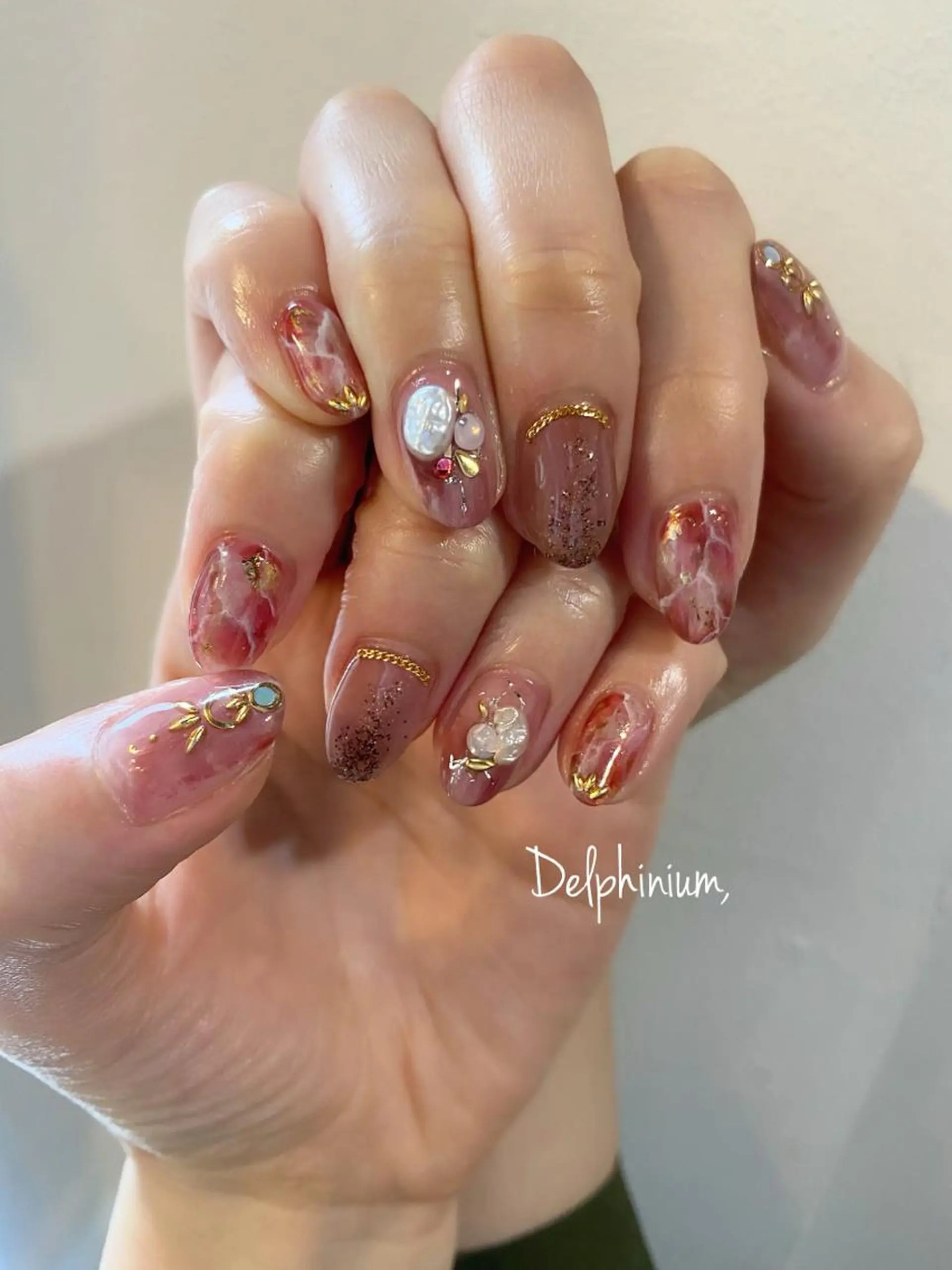 ネイル アートネイル オーロラネイル ゴールド キラキラネイル ミラーネイル ハンドネイル 岡本 友恵のネイルデザイン