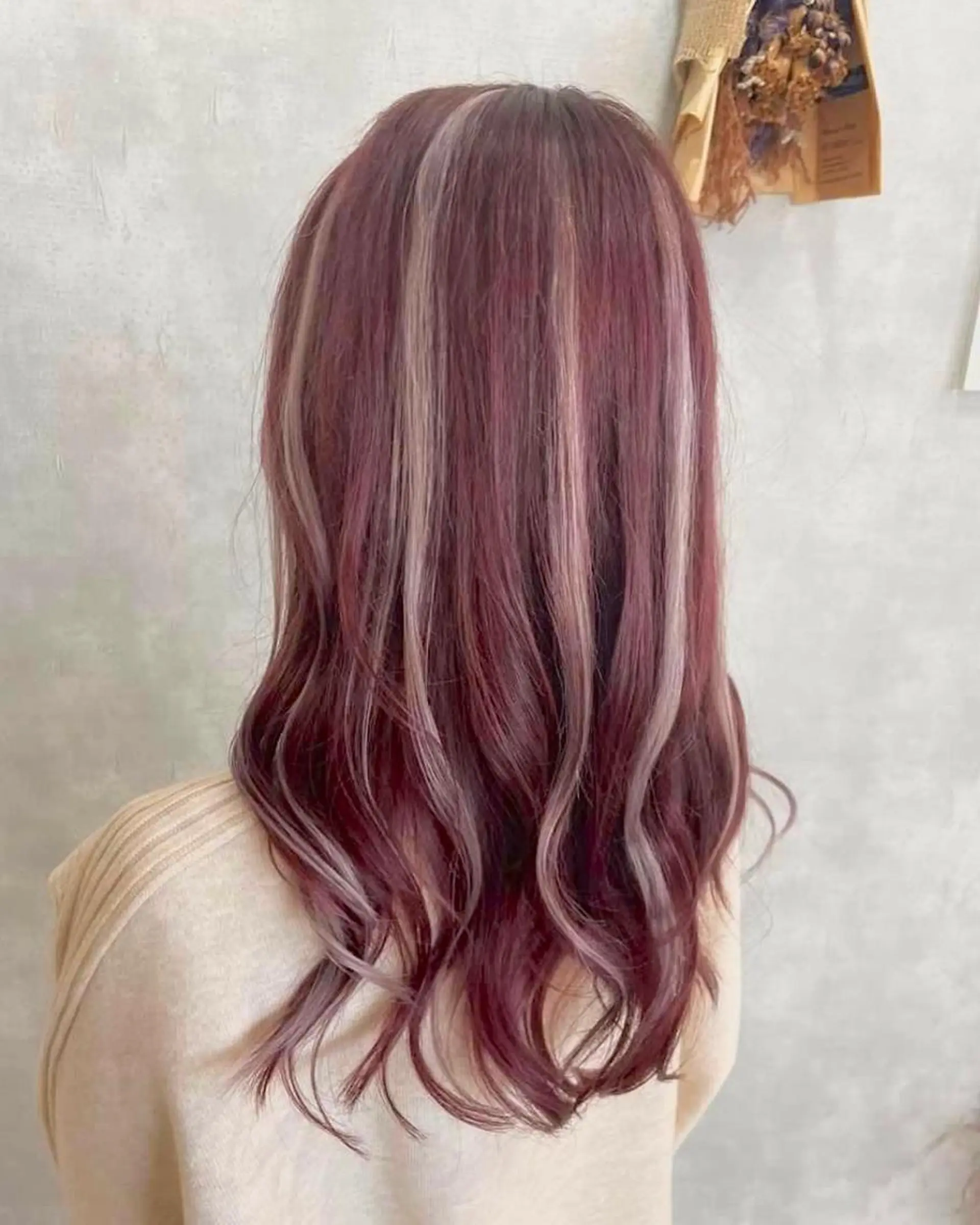 セミロング カラー ヘアアレンジ ハイライトカラー ピンクカラー エクステ ハイライト ヘアカラー エクステ hiar make ROSEL所属・ROSEL末吉 海渡のヘアスタイル