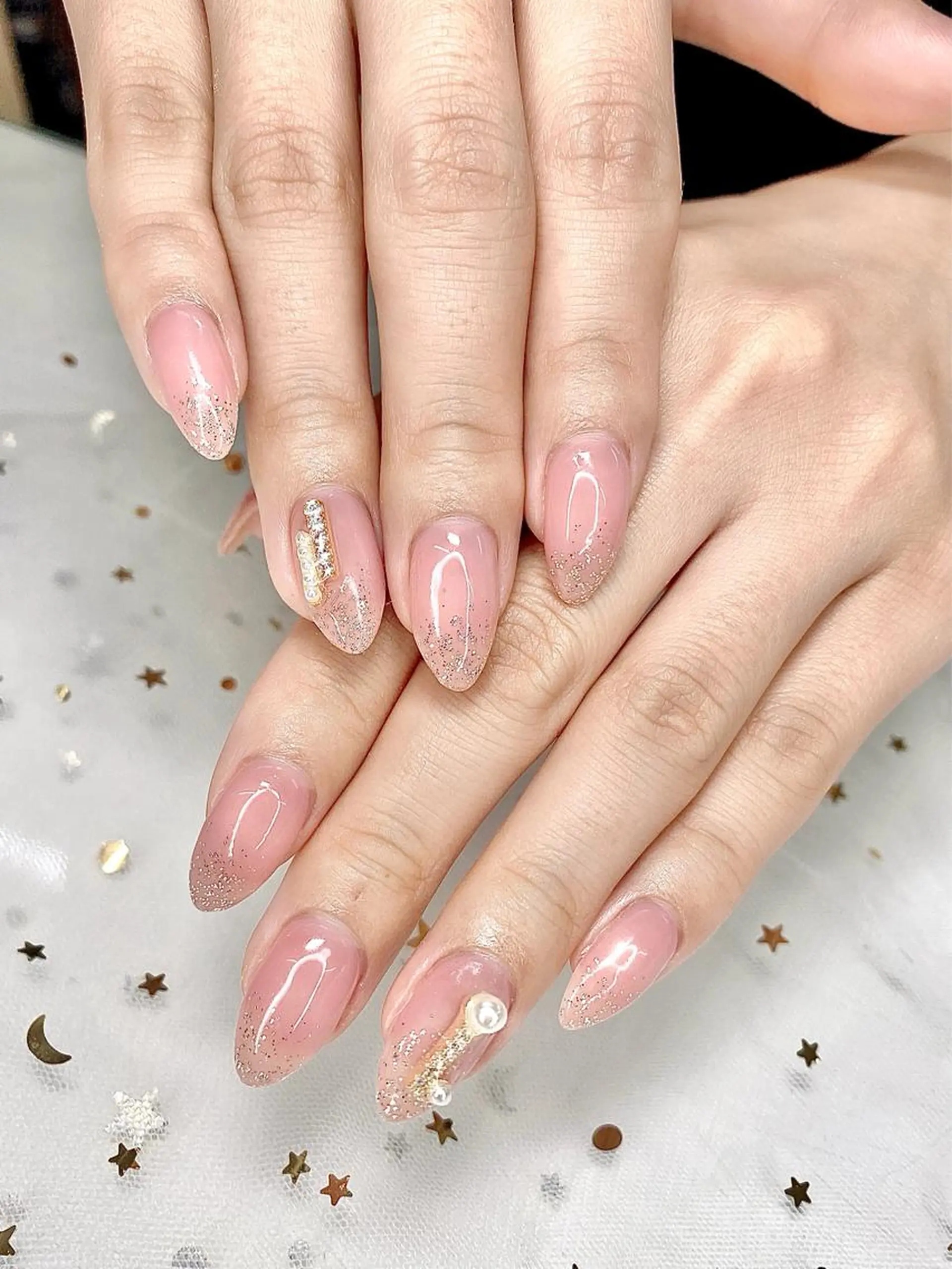 ネイル I-nailロング /ワンホン/キラキラのネイルデザイン