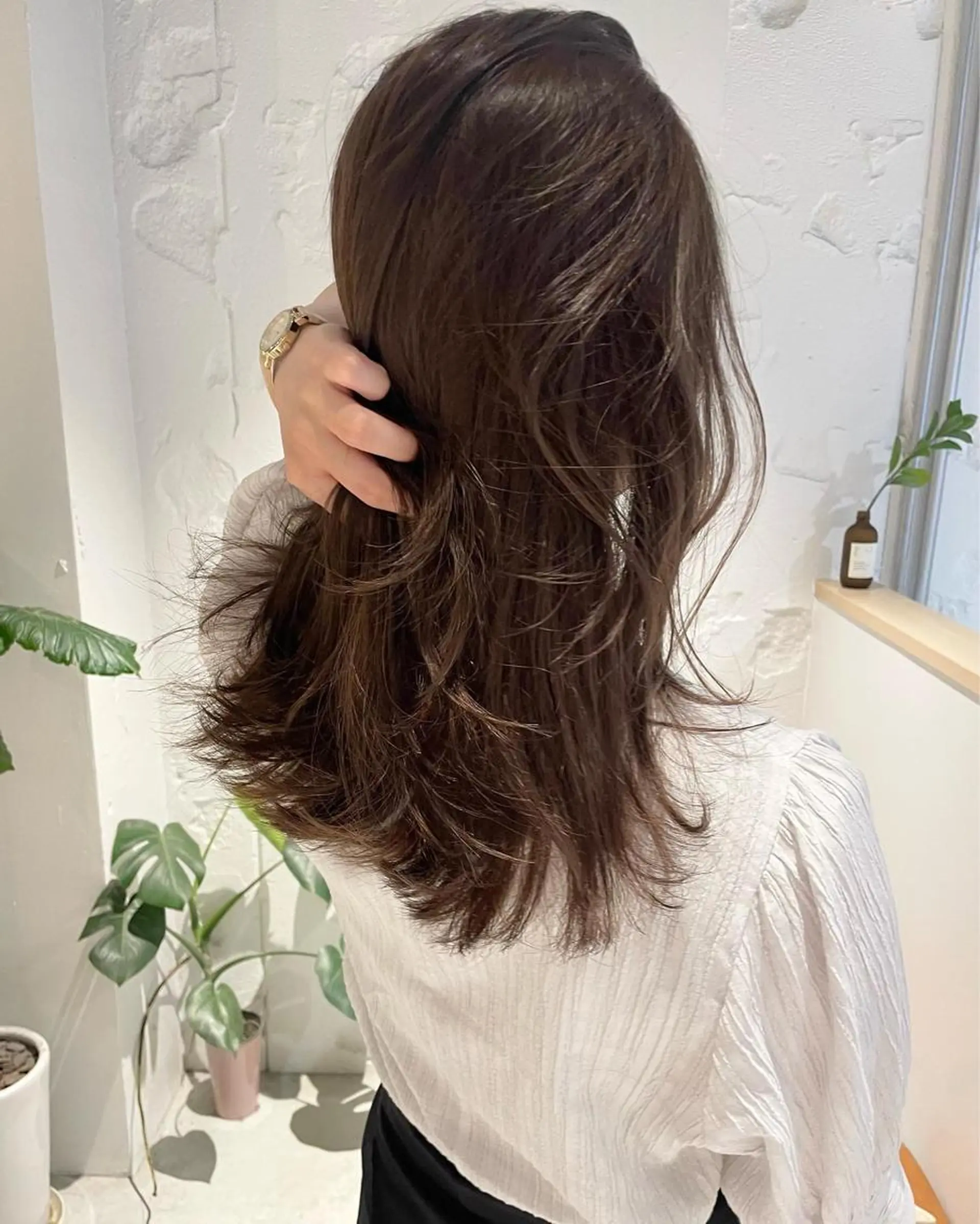 セミロング カラー 🩰オリーブ/ ベージュ松本咲花🩰のヘアスタイル