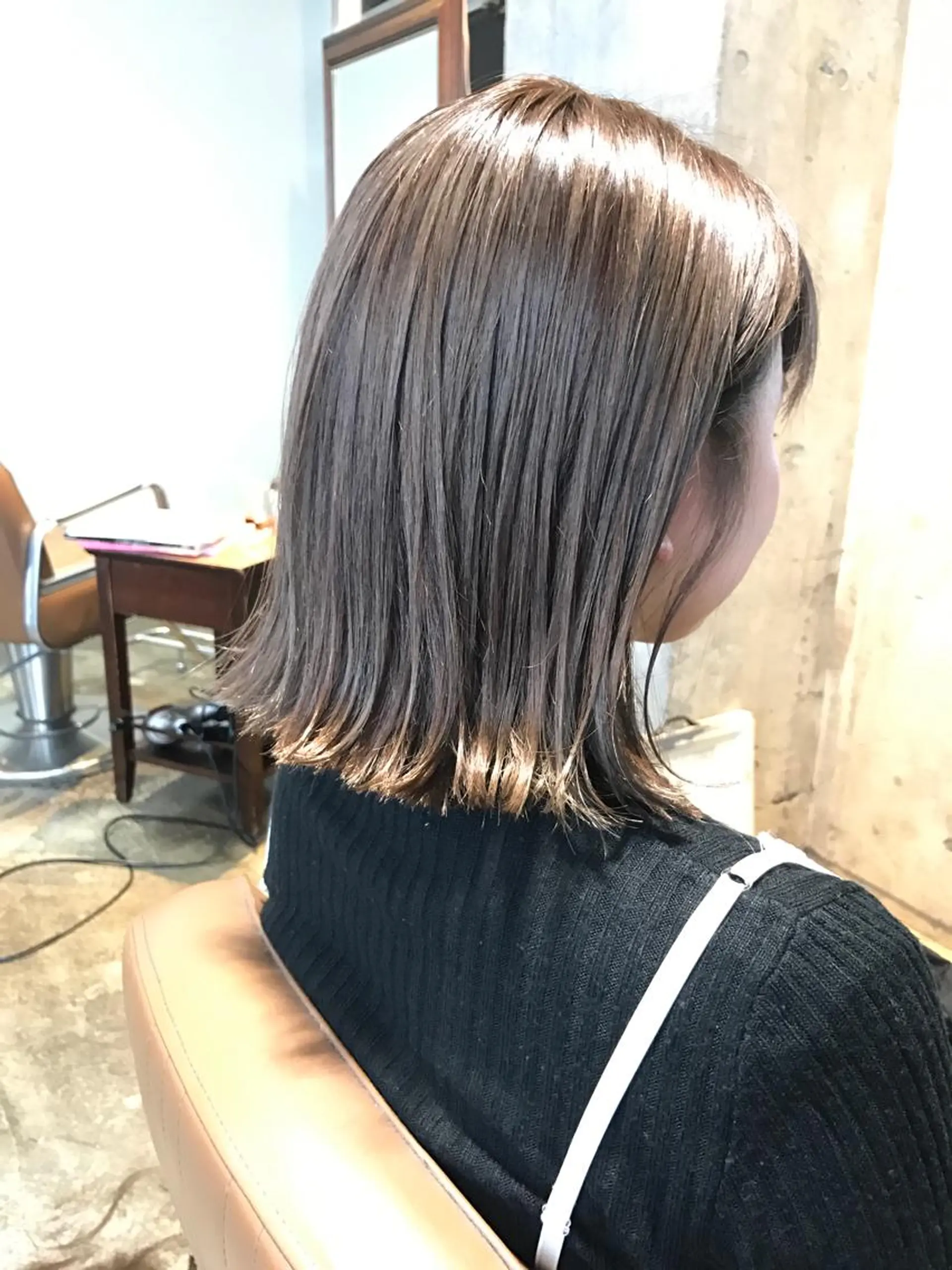 ショート カラー ダブルカラー グレージュ 外ハネヘア サロンドミルク 原宿のヘアスタイル