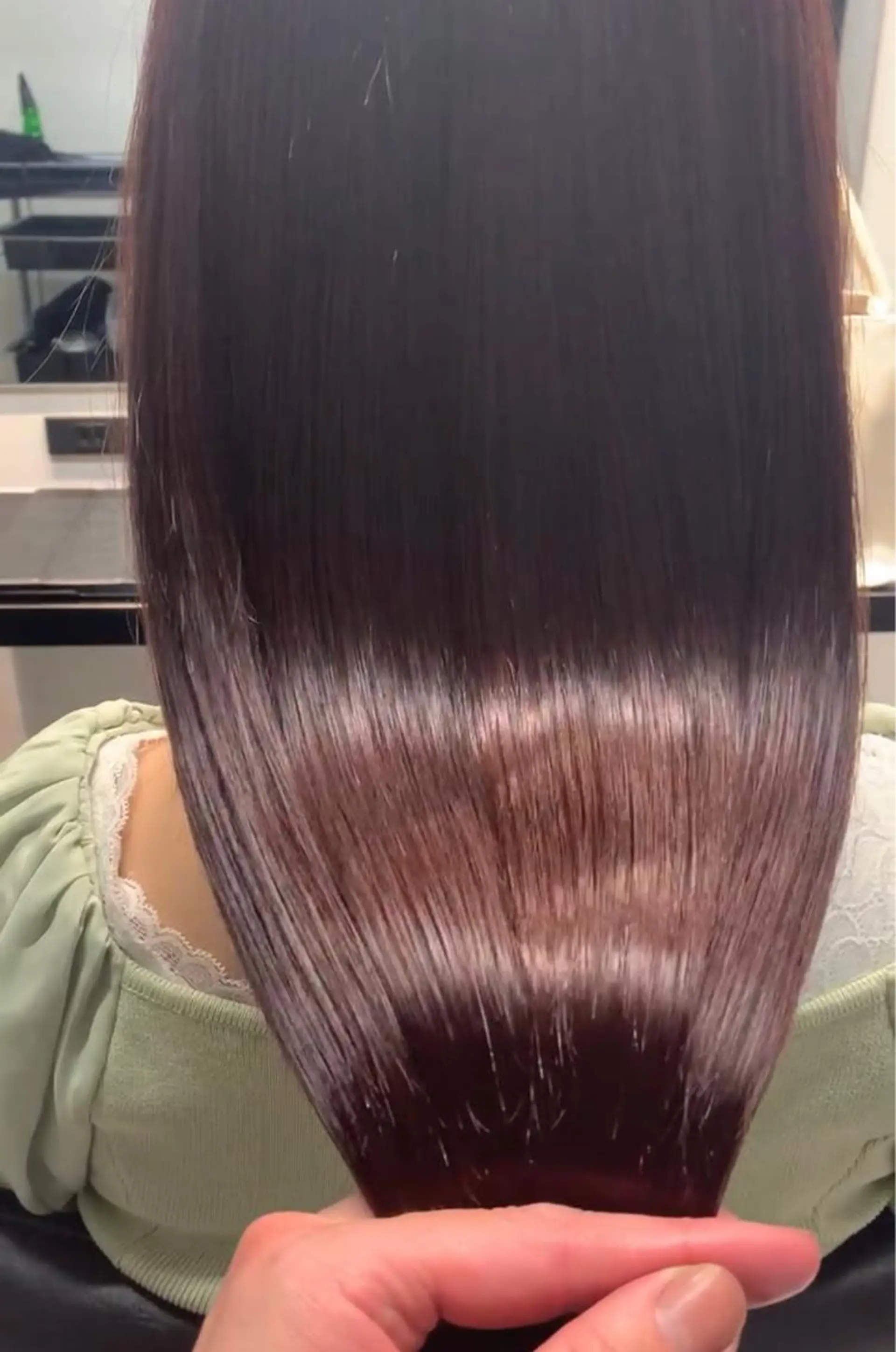 セミロング カラー wezer所属・✨透明感カラー✨髪質 改善✨国分魚生のヘアスタイル