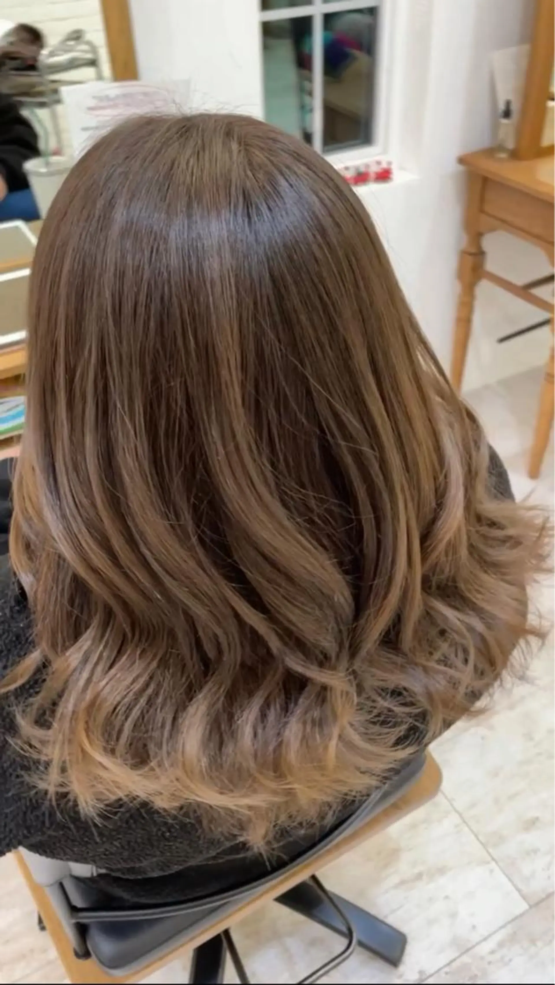 ミディアム カラー ブリーチ グラデーションカラー ブリーチなしカラー トリートメント MAHALO HAIR RESORT所属・いさか ゆうきのヘアスタイル