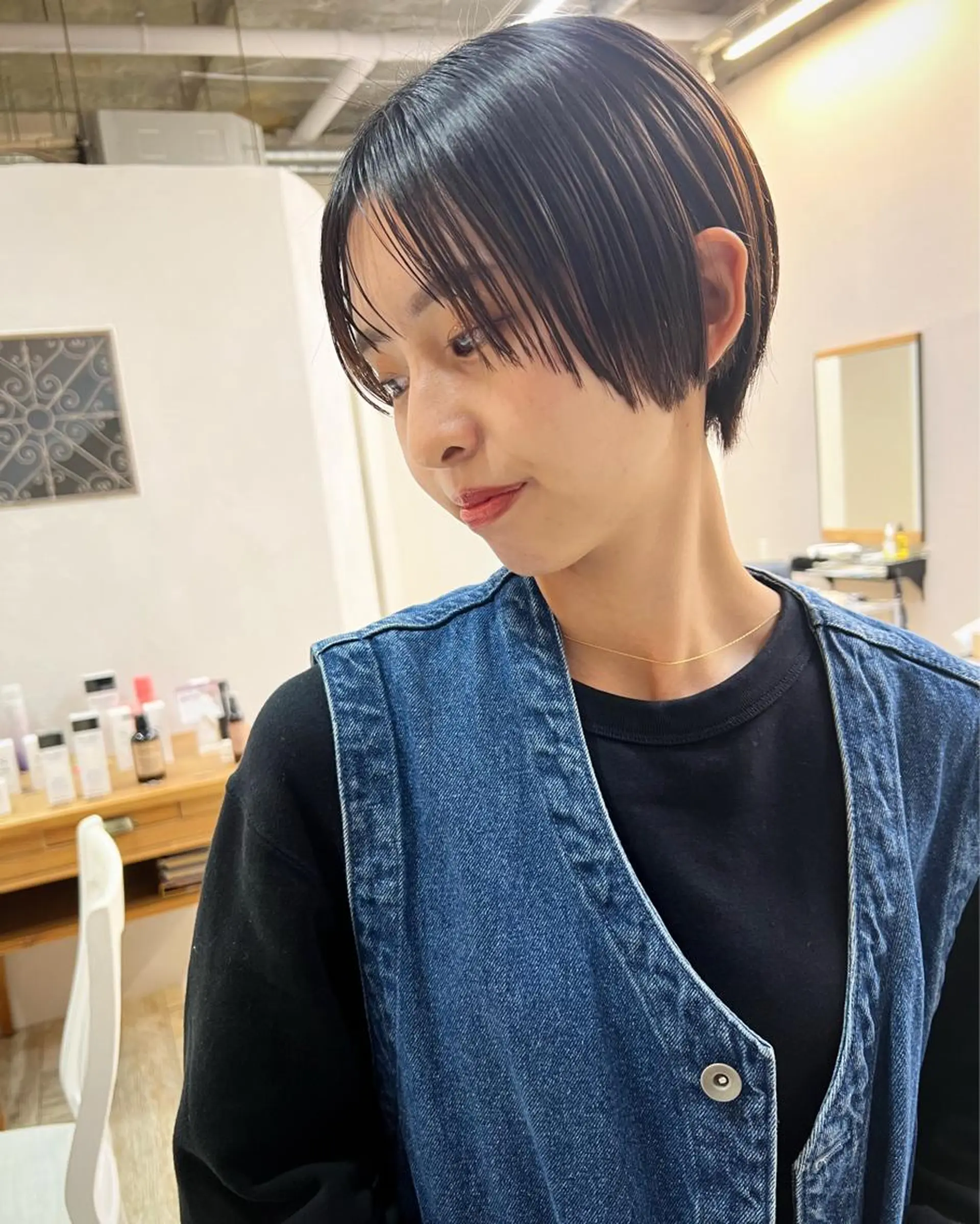 ショート ボブ テトネ タカシのヘアスタイル