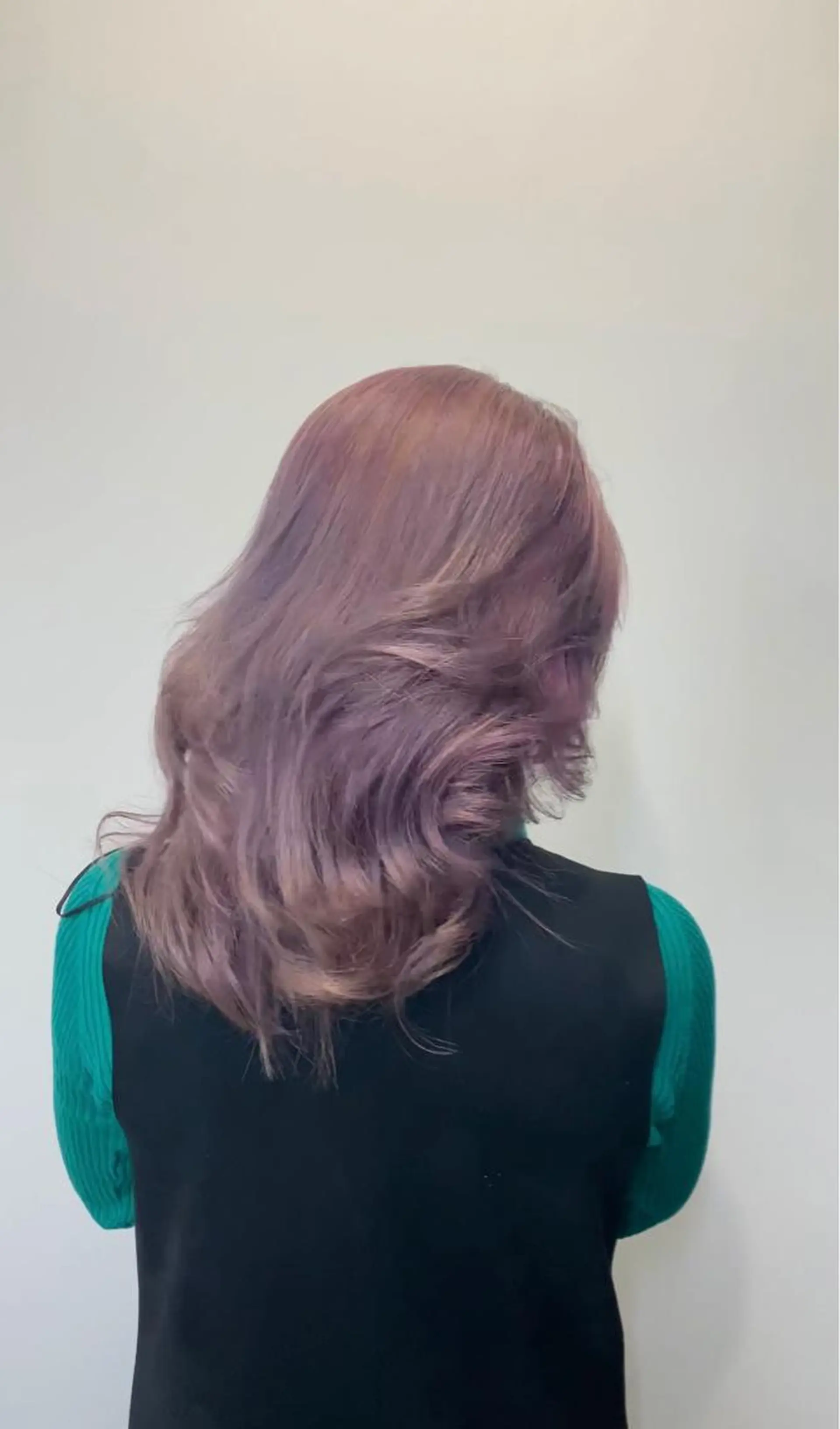 セミロング カラー ブリーチ デザインカラー ハイトーンカラー 似合わせカット sunc所属・梅田l大人韓国ヘア レイヤー×艶カラーのヘアスタイル