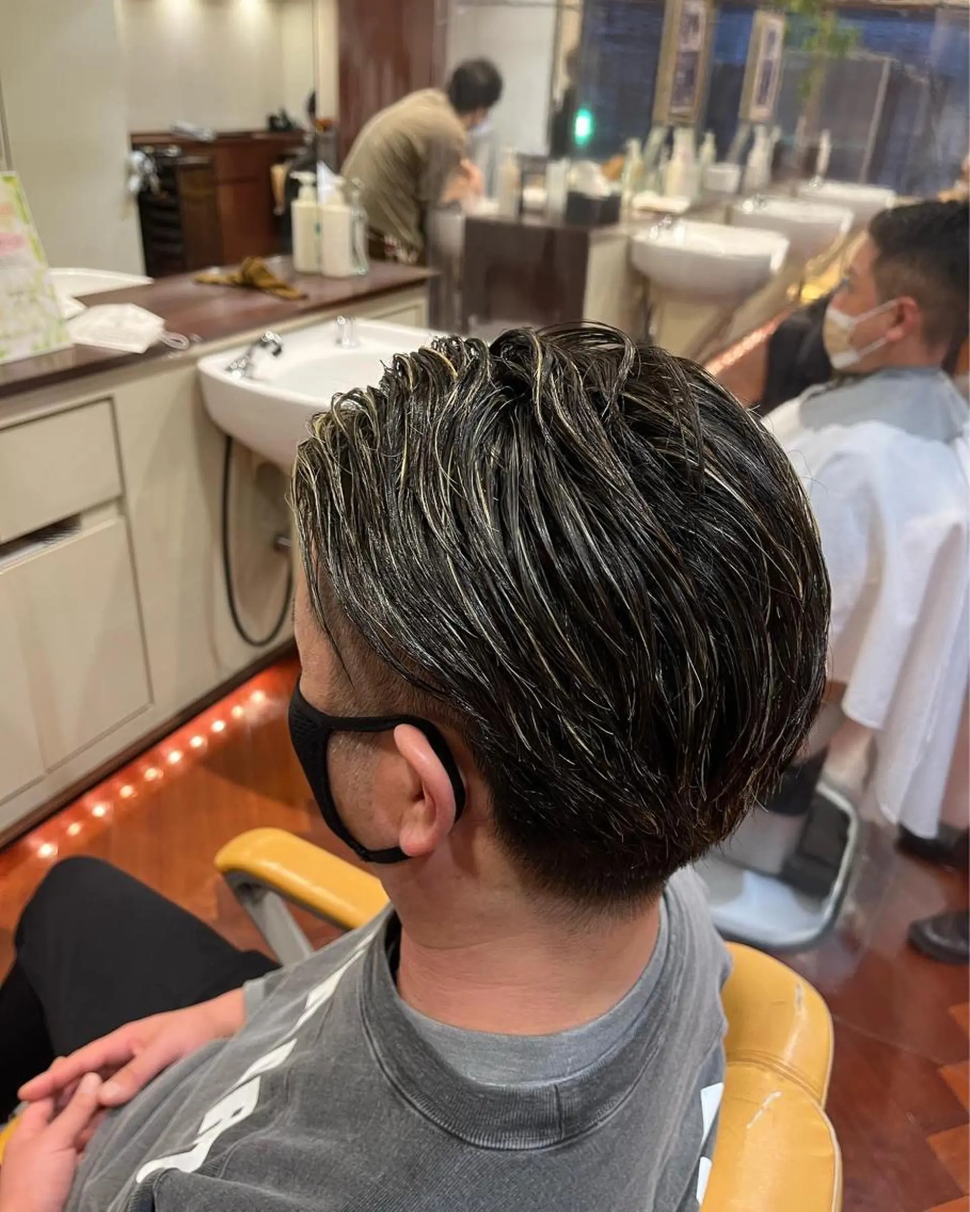 カラー メンズ メンズハイライト メンズメッシュ ハイライトカラー メッシュ ヘアカラー sky亀戸所属・✨ホワイトカラー✨ ホワイトブリーチ✨のヘアスタイル