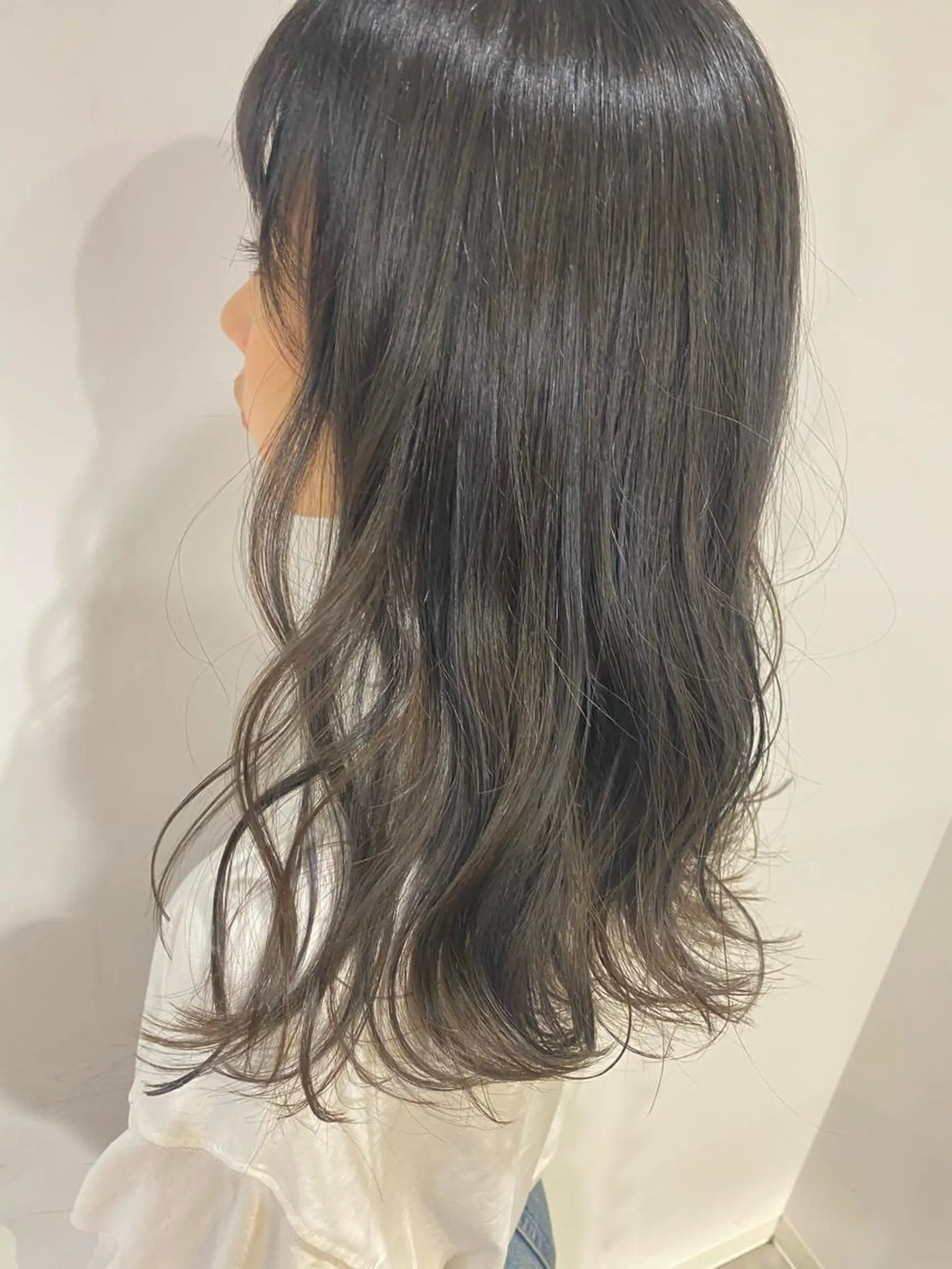 ミディアム カラー グレージュ ハイライトカラー ハイライト カット ヘアカラー トリートメント scene.池袋所属・scene. haraのヘアスタイル