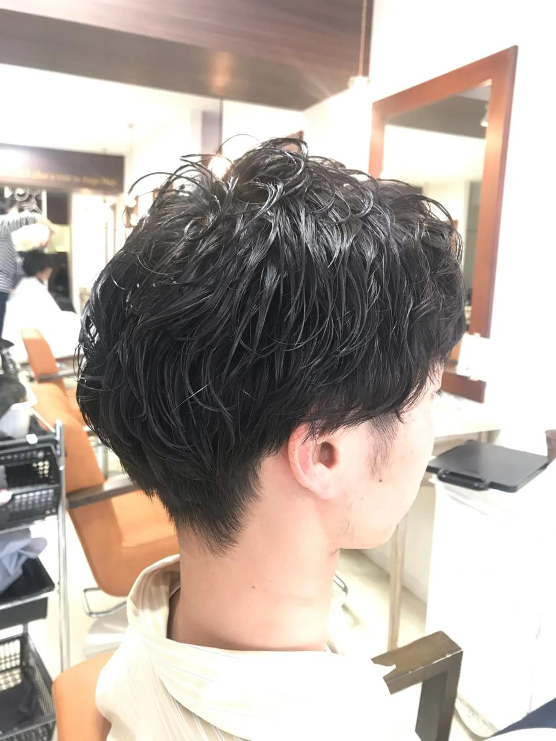 ショート パーマ メンズ マッシュ メンズパーマ ツーブロック 本多結香/レイヤー /ハイライトカラーのヘアスタイル