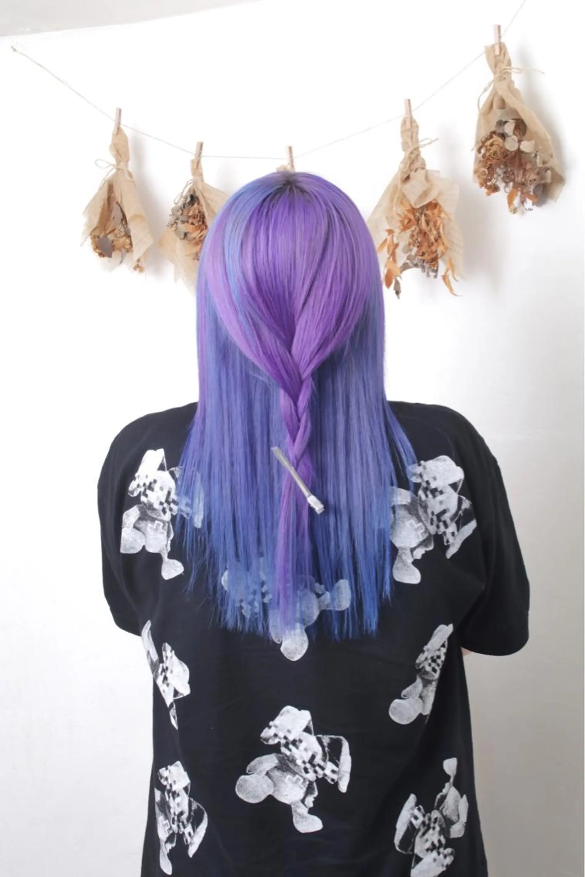 セミロング カラー パーマ ヘアアレンジ ヘアカラー トリートメント 推し活専用 【派手髪】飯野ゆかりのヘアスタイル