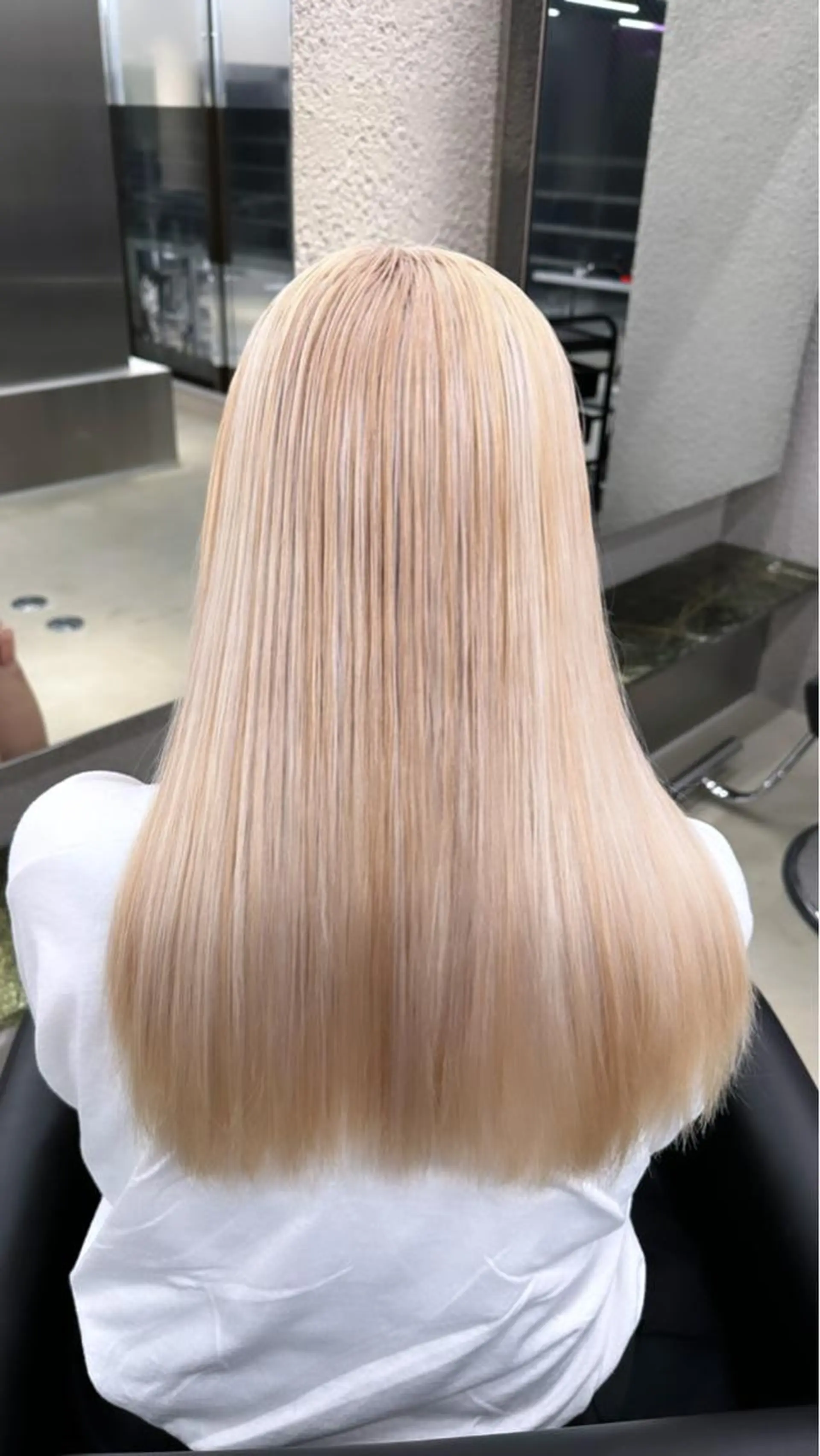 ロング カラー ブリーチ レイヤーカット トリートメント ハイトーン/ 縮毛矯正のヘアスタイル