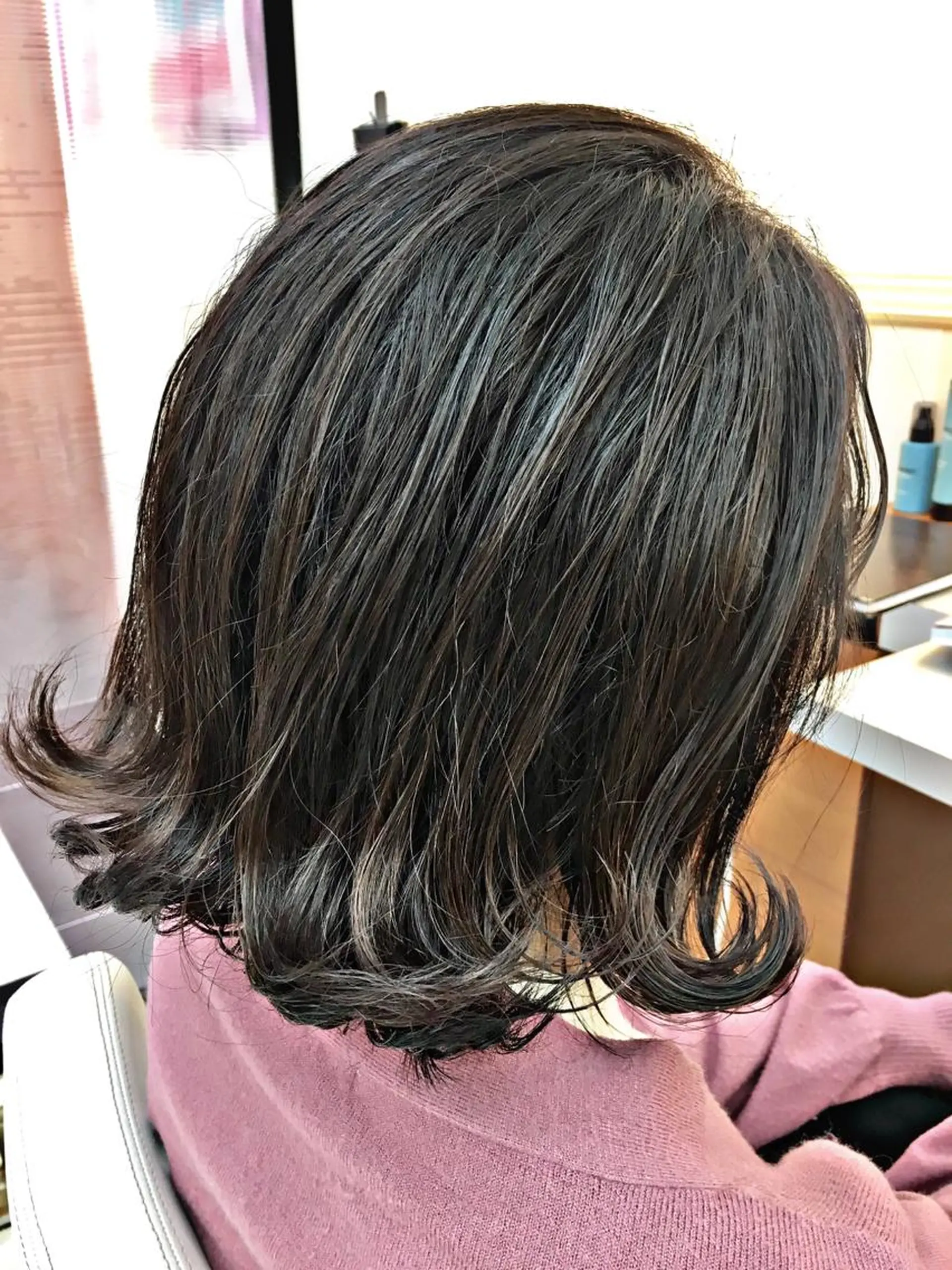 カラー グレージュ イルミナカラー 外国人風カラー カット ヘアカラー トリートメント N° jillva ♦️川端裕司♦️のヘアスタイル