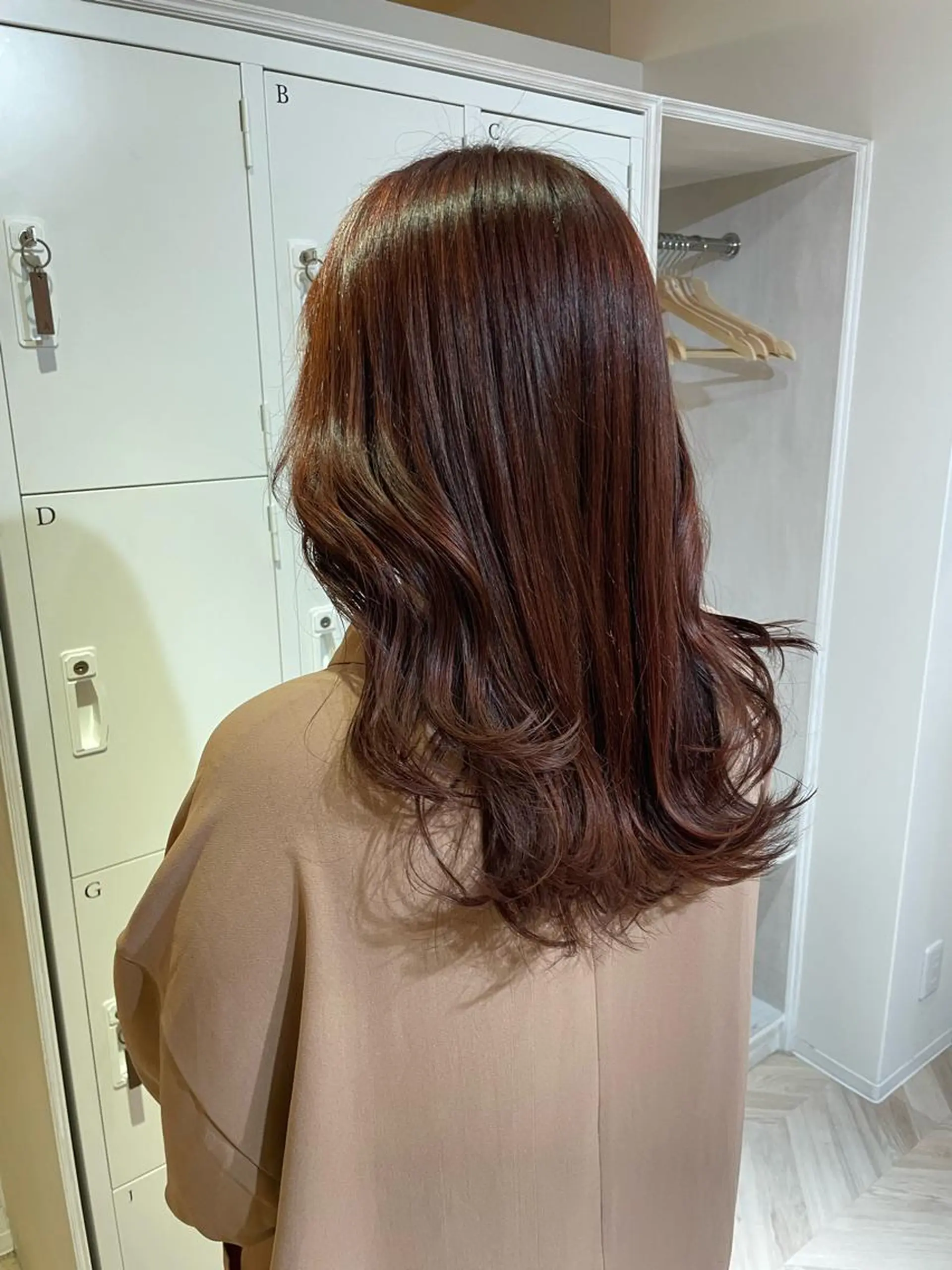 セミロング カラー akane .のヘアスタイル