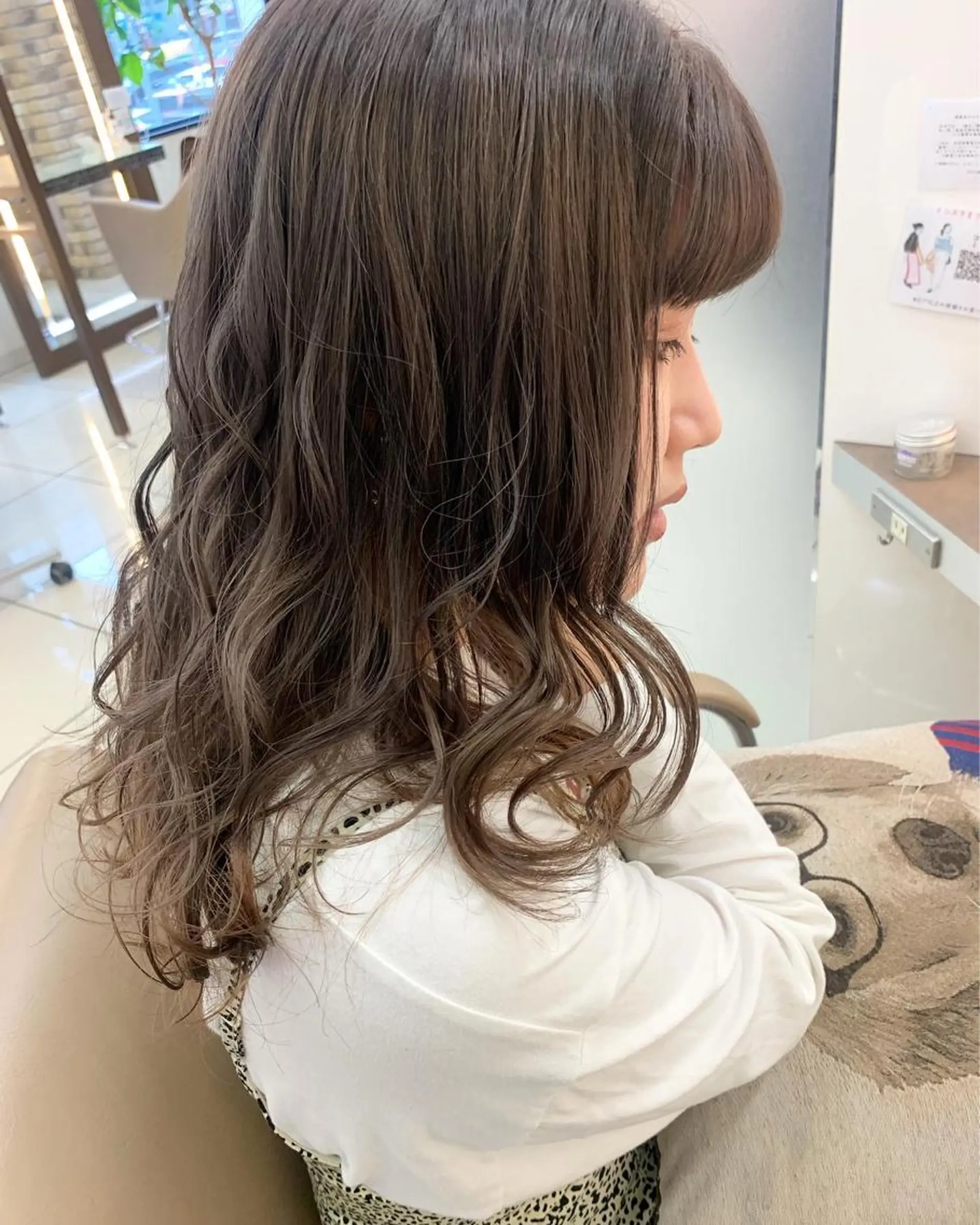 セミロング カラー ヘアカラー トリートメント ママ美容師まつげ 🤍まき🤍のマツエク・マツパデザイン