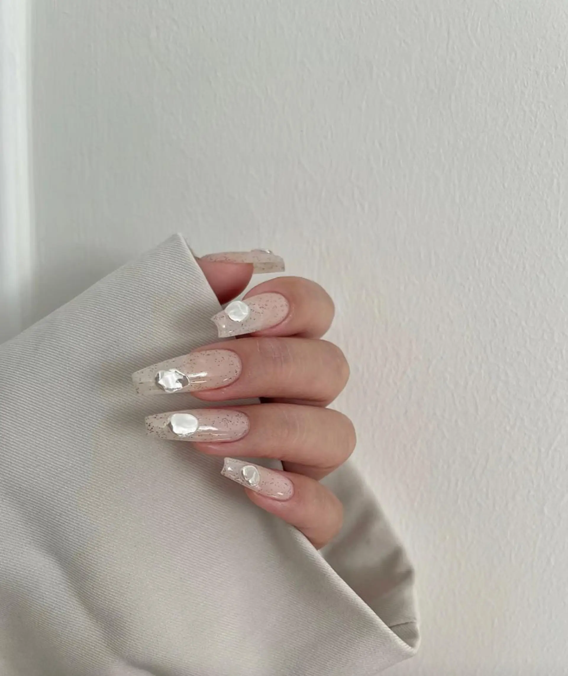 ネイル アートネイル フラッシュネイル フレンチネイル ジェルネイル キラキラネイル ハンドネイル 🎀 Dig _Nagoyaのネイルデザイン