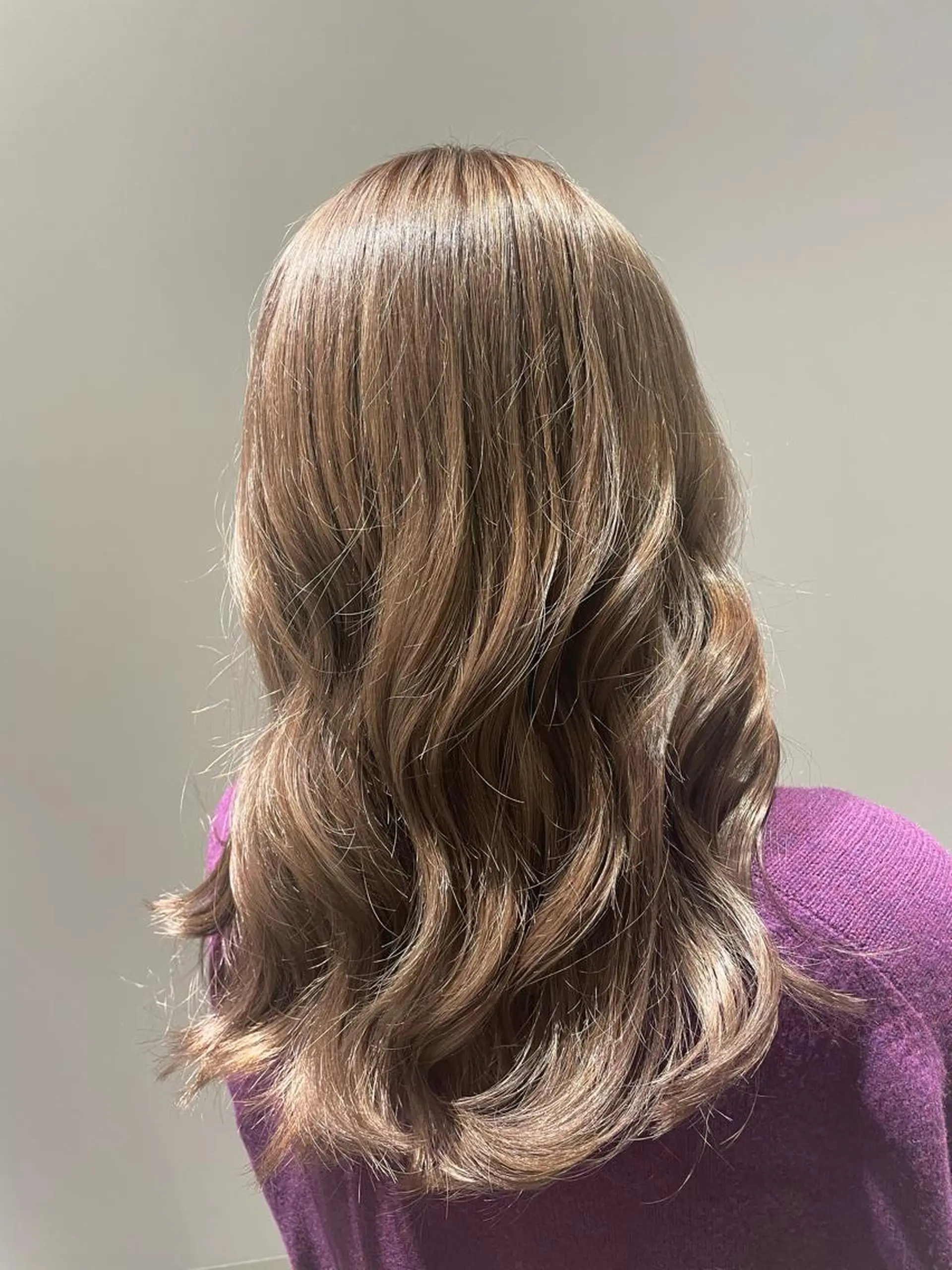 ロング カラー ウォーレントリコミ  ニューヨーク所属・西梅田直結🌹 若林梨音のヘアスタイル