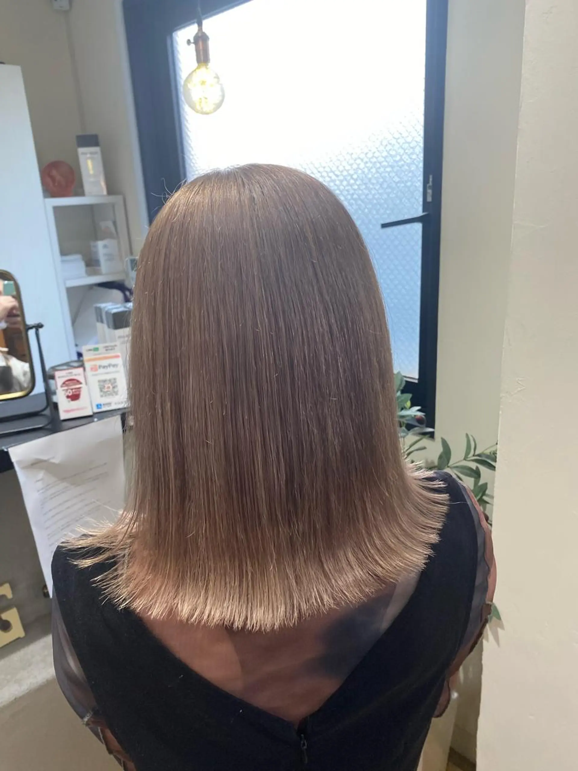 ミディアム カラー ベージュカラー ハイトーンカラー ミルクティーベージュ ヘアカラー トリートメント 三戸 修平のヘアスタイル