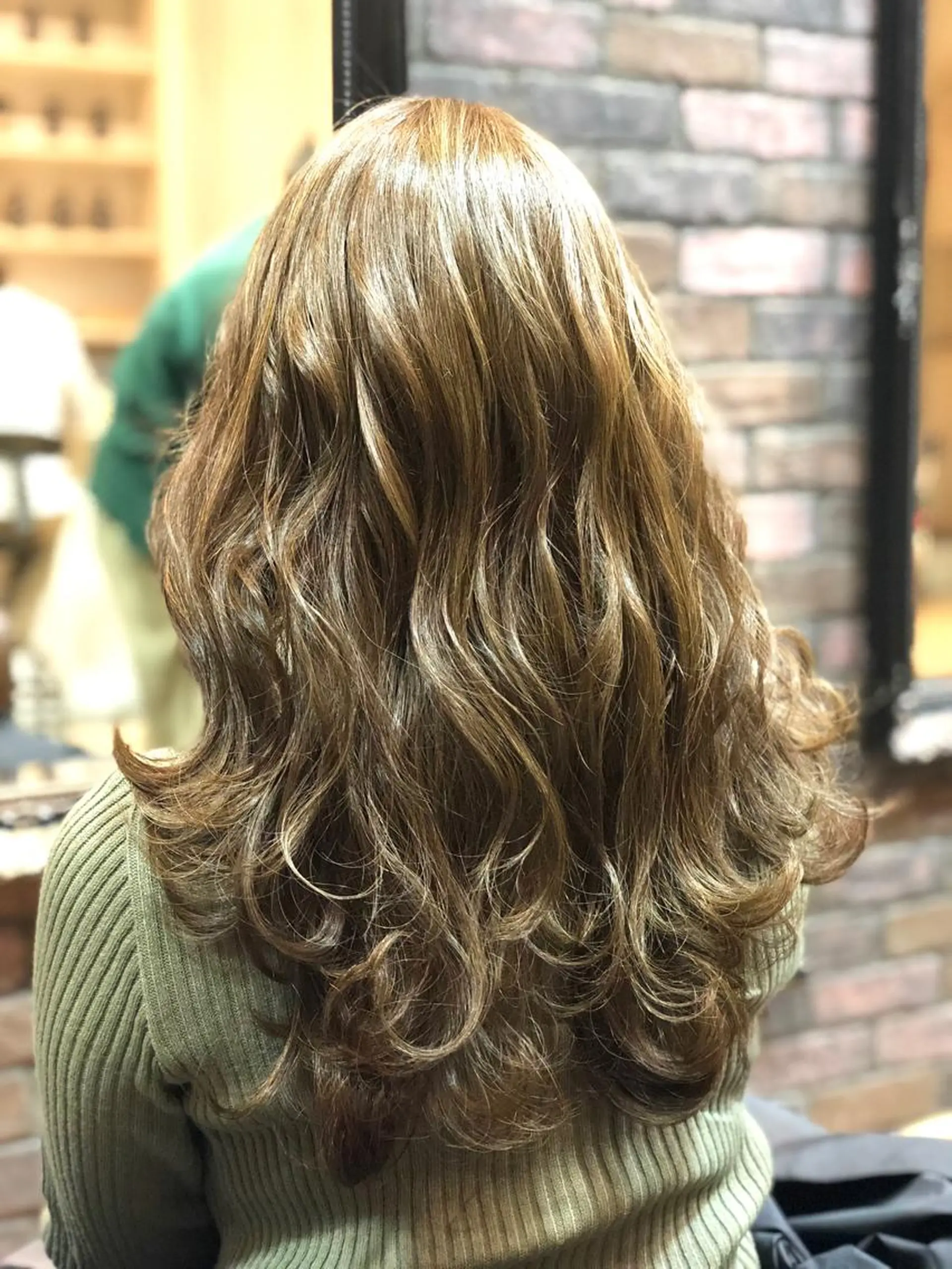 セミロング カラー パーマ カット ヘアカラー トリートメント olga所属・松尾謙佑【ハイライト LEDエクステ】のヘアスタイル