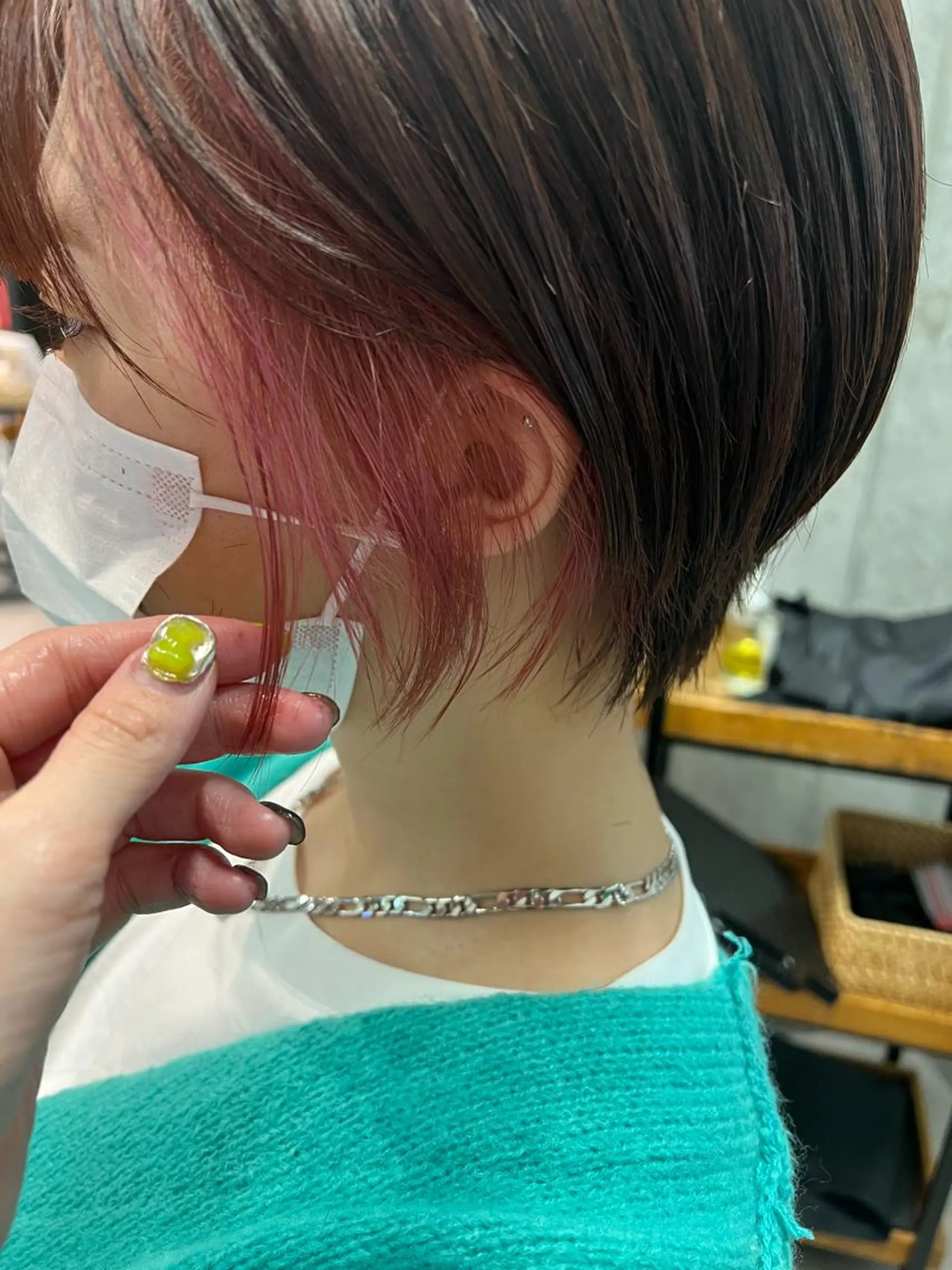 ショート カラー ヘアアレンジ サナ🌱 切りっぱなしボブのヘアスタイル