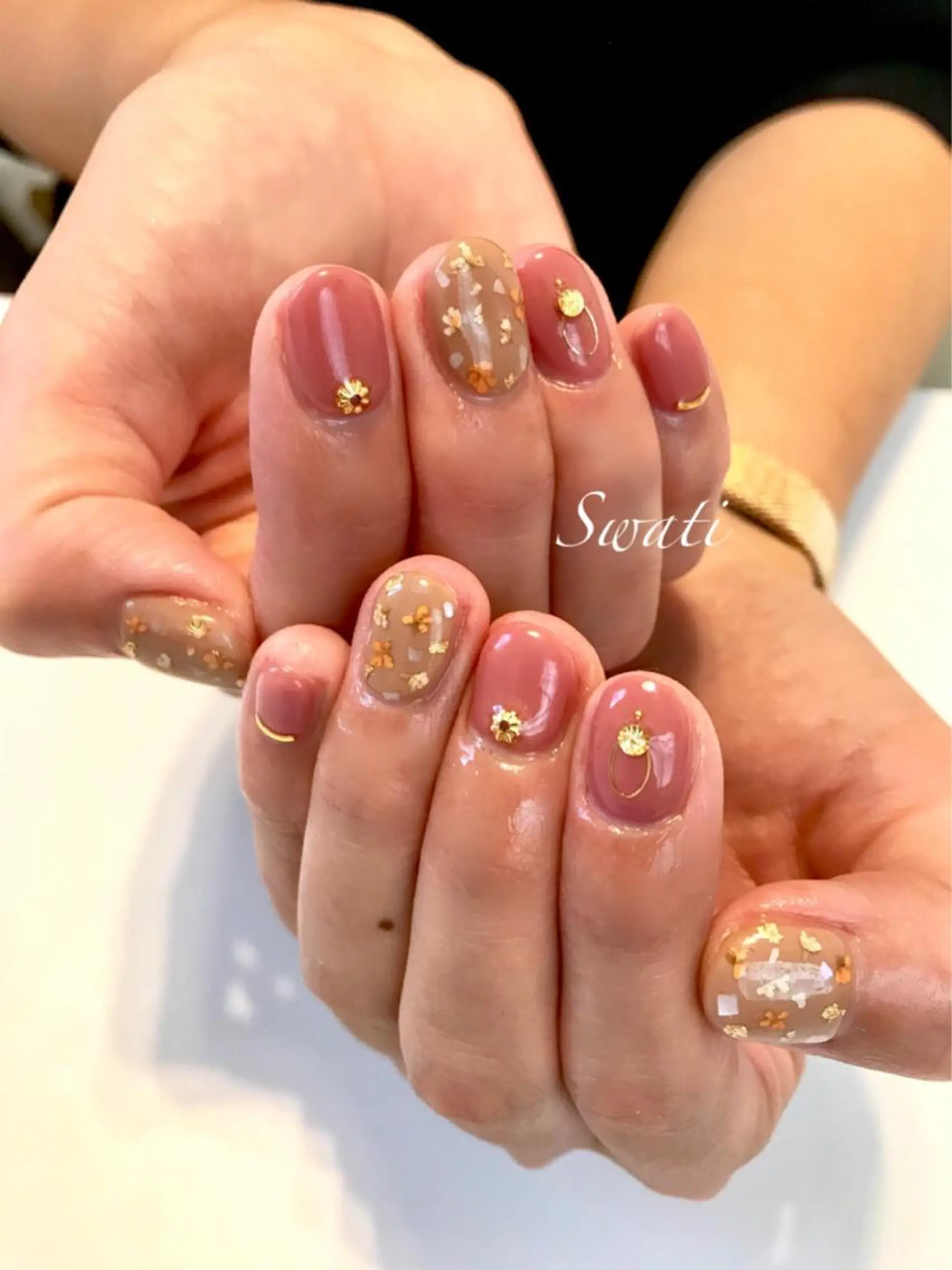 ネイル アートネイル ニュアンスネイル オフィスネイル シンプルネイル yuko （ネイリスト）のネイルデザイン