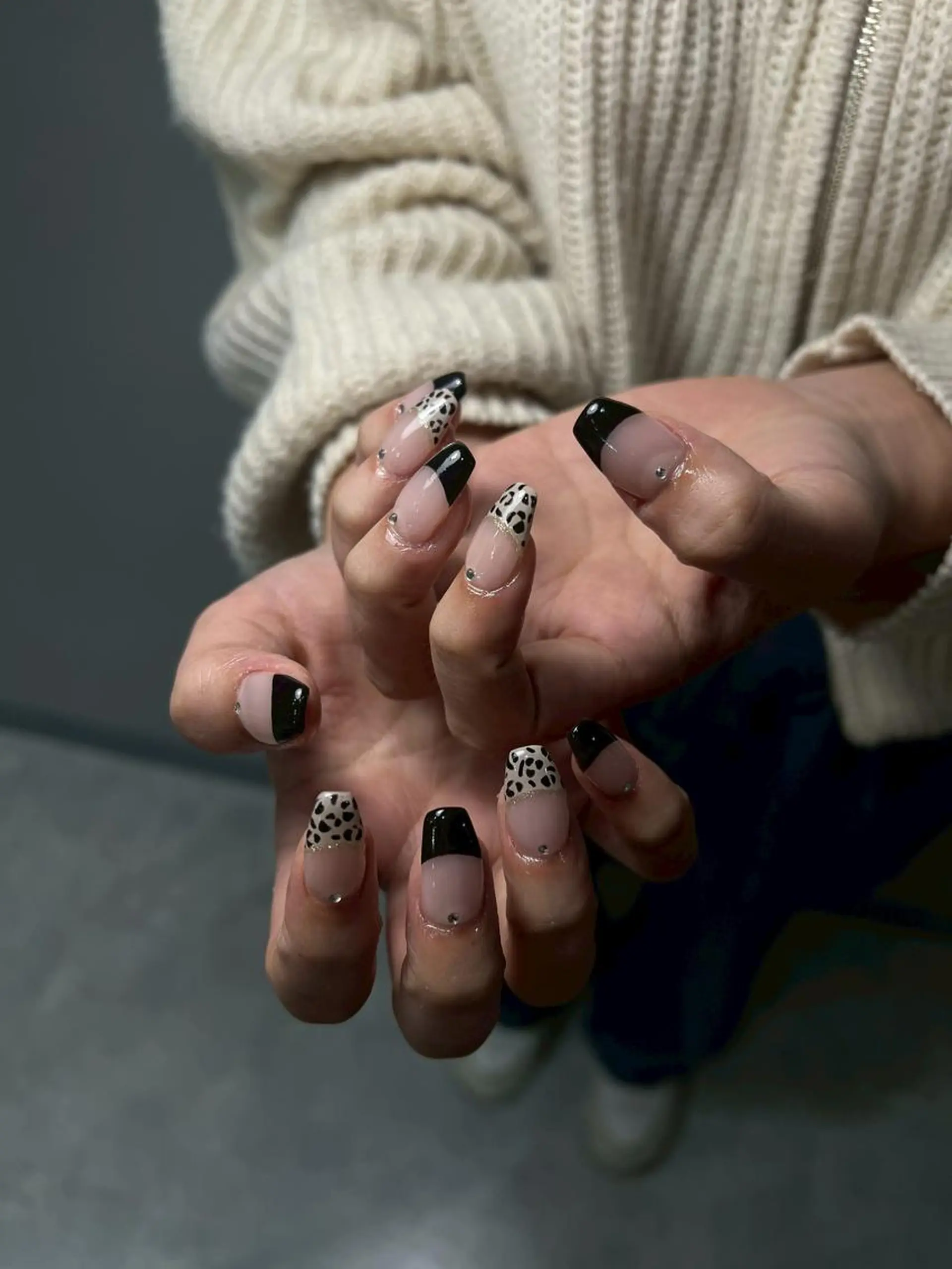 ネイル 持ち込み ストーンネイル ハンドネイル DL•BEAUTY / YUIのネイルデザイン