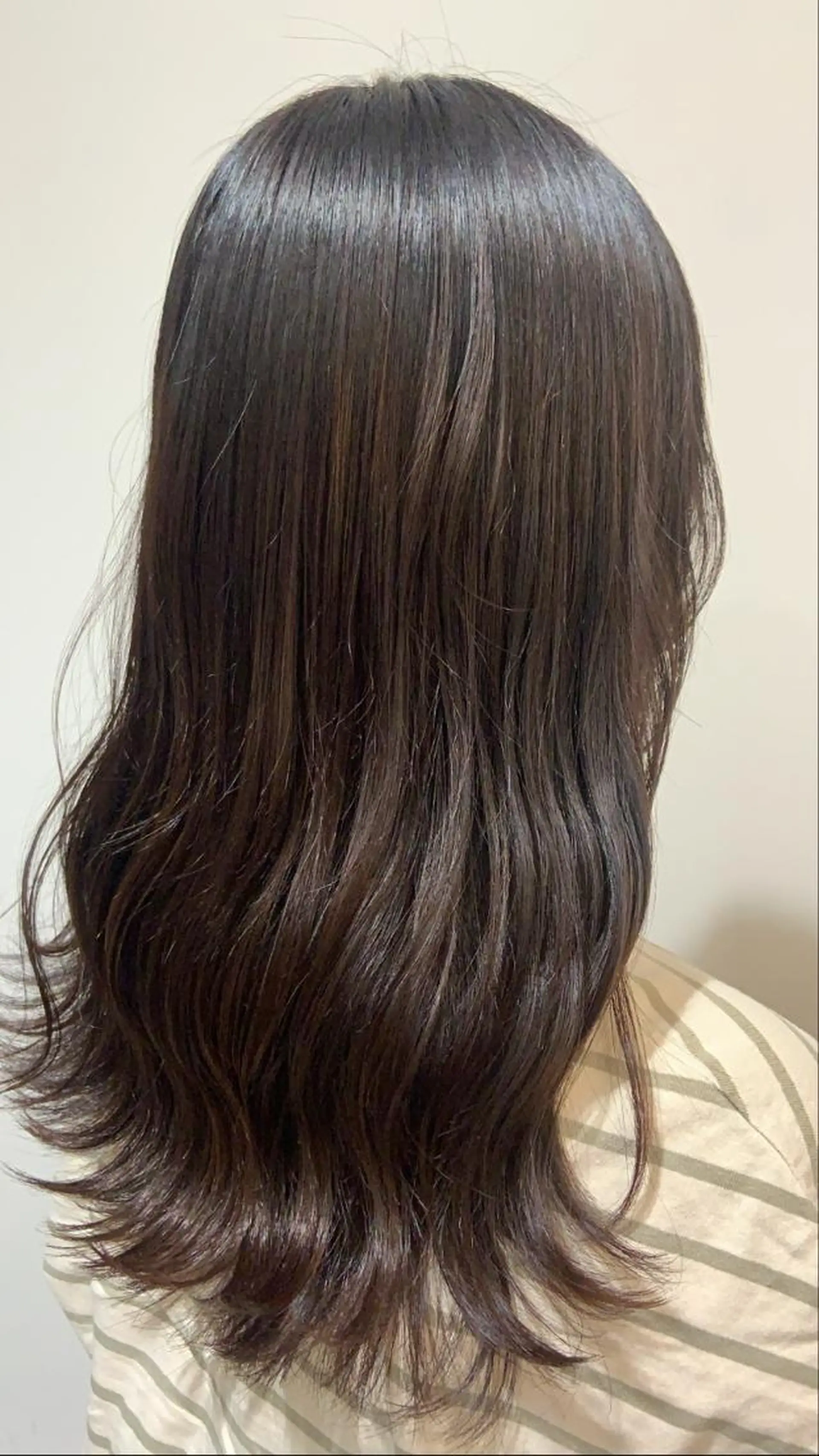 カラー 西崎 満里奈のヘアスタイル