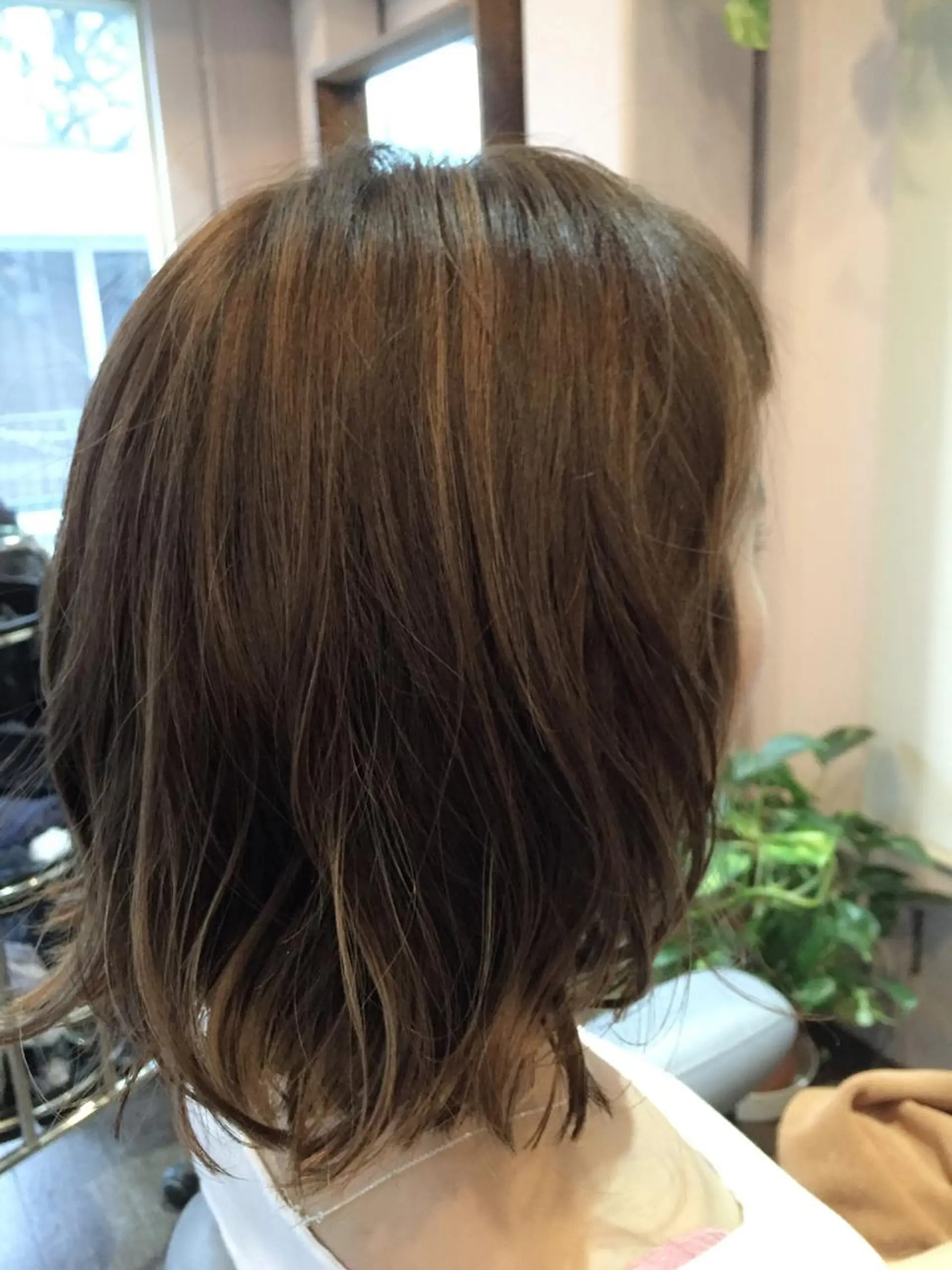 ショート カラー グレージュ ハイライトカラー ハイライト 原宿サロン代表 デザインカラー伊藤卓のヘアスタイル