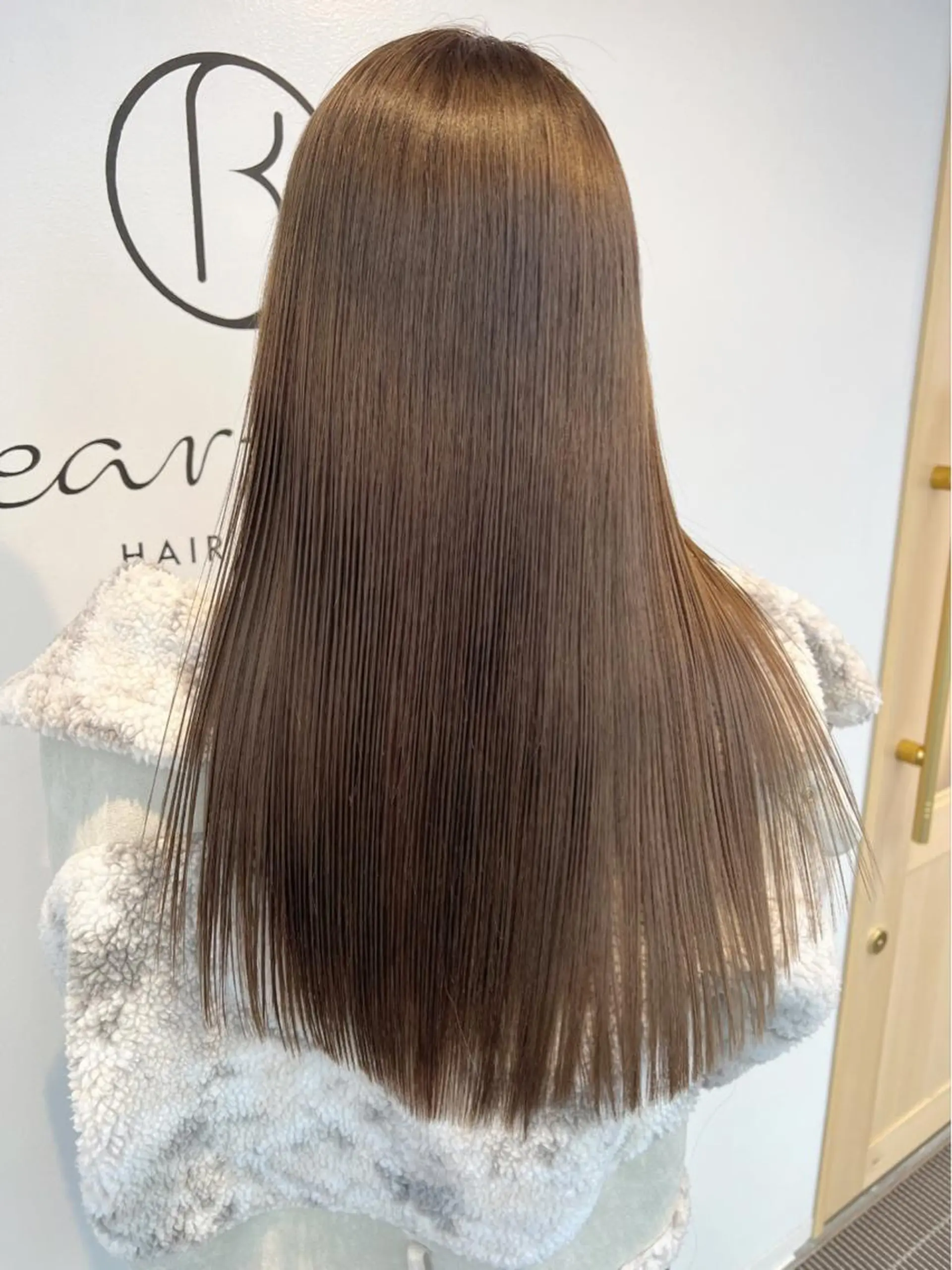 ロング カラー ベージュカラー ミルクティーベージュ 中村 ひなたのヘアスタイル