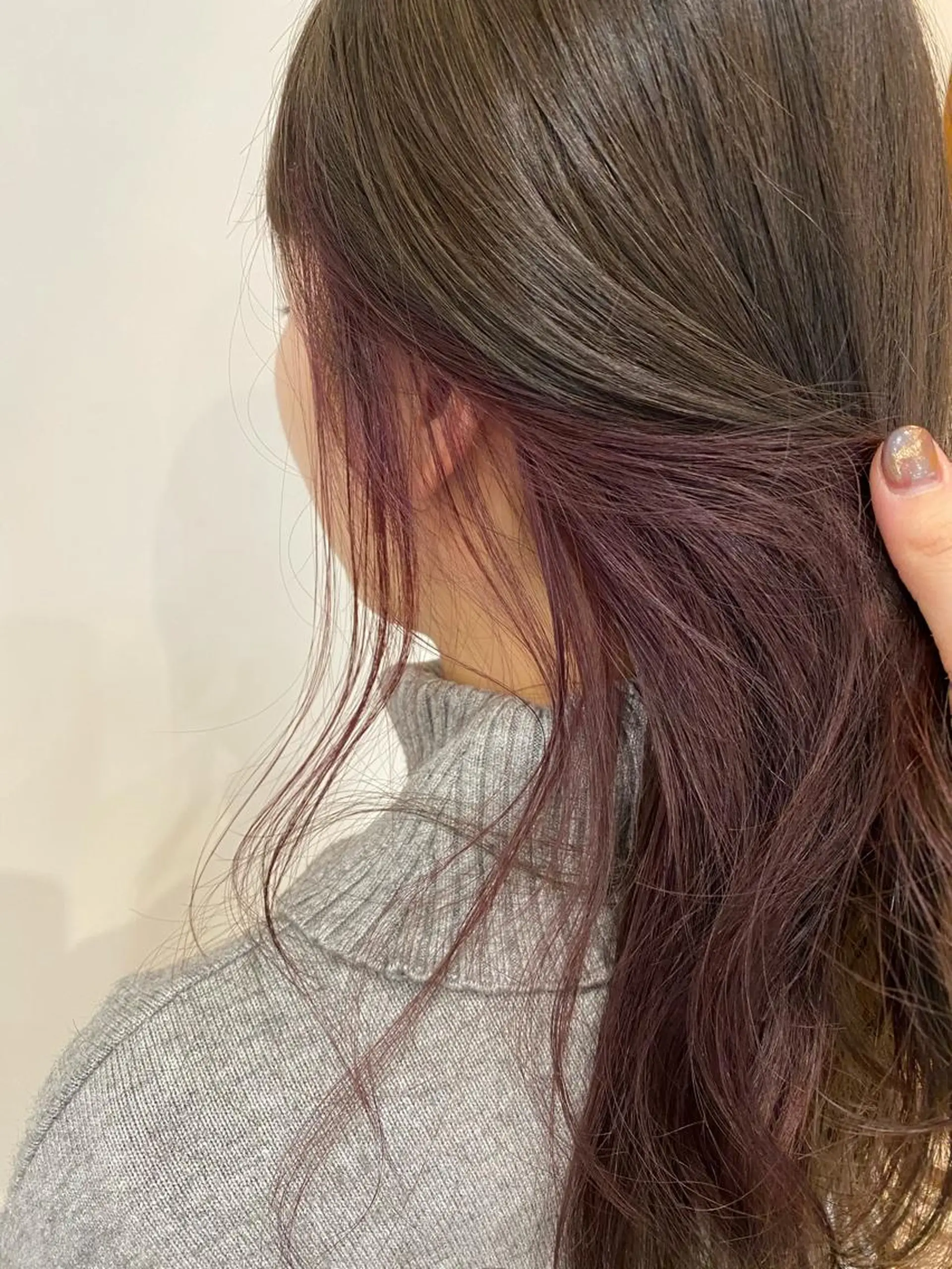 セミロング カラー インナーカラー ピンクカラー ヘアカラー 入江 志穂のヘアスタイル