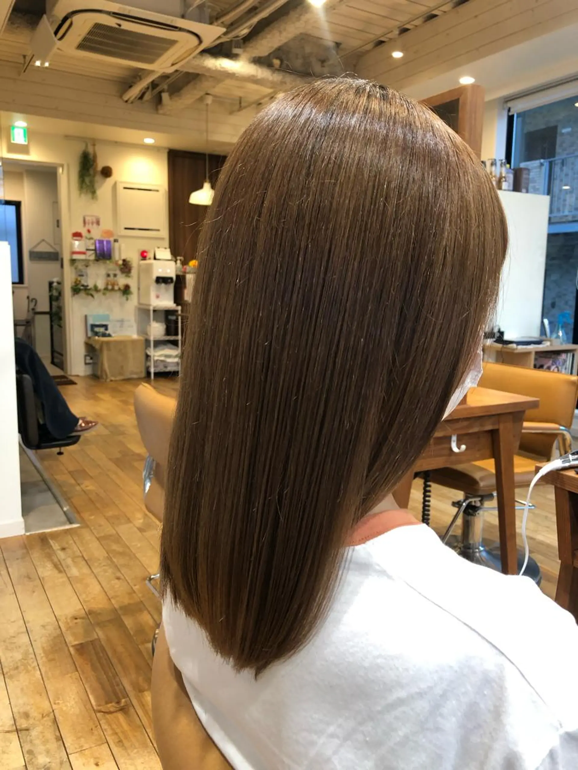 セミロング 山本　恵 (やまもと  けい)のヘアスタイル