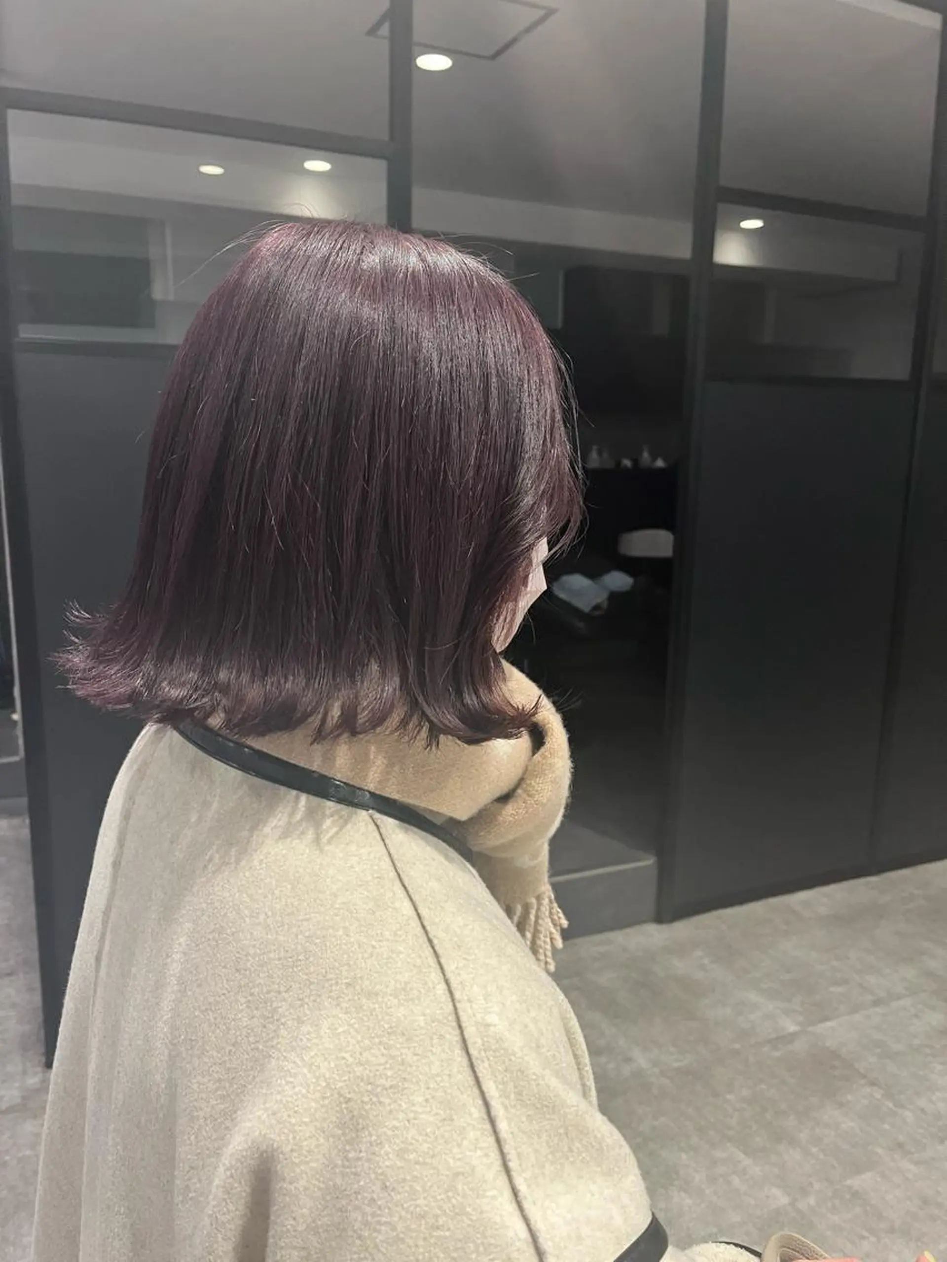 ショート カラー ブリーチ カシス ボブ MIES amane(アマネ)のヘアスタイル