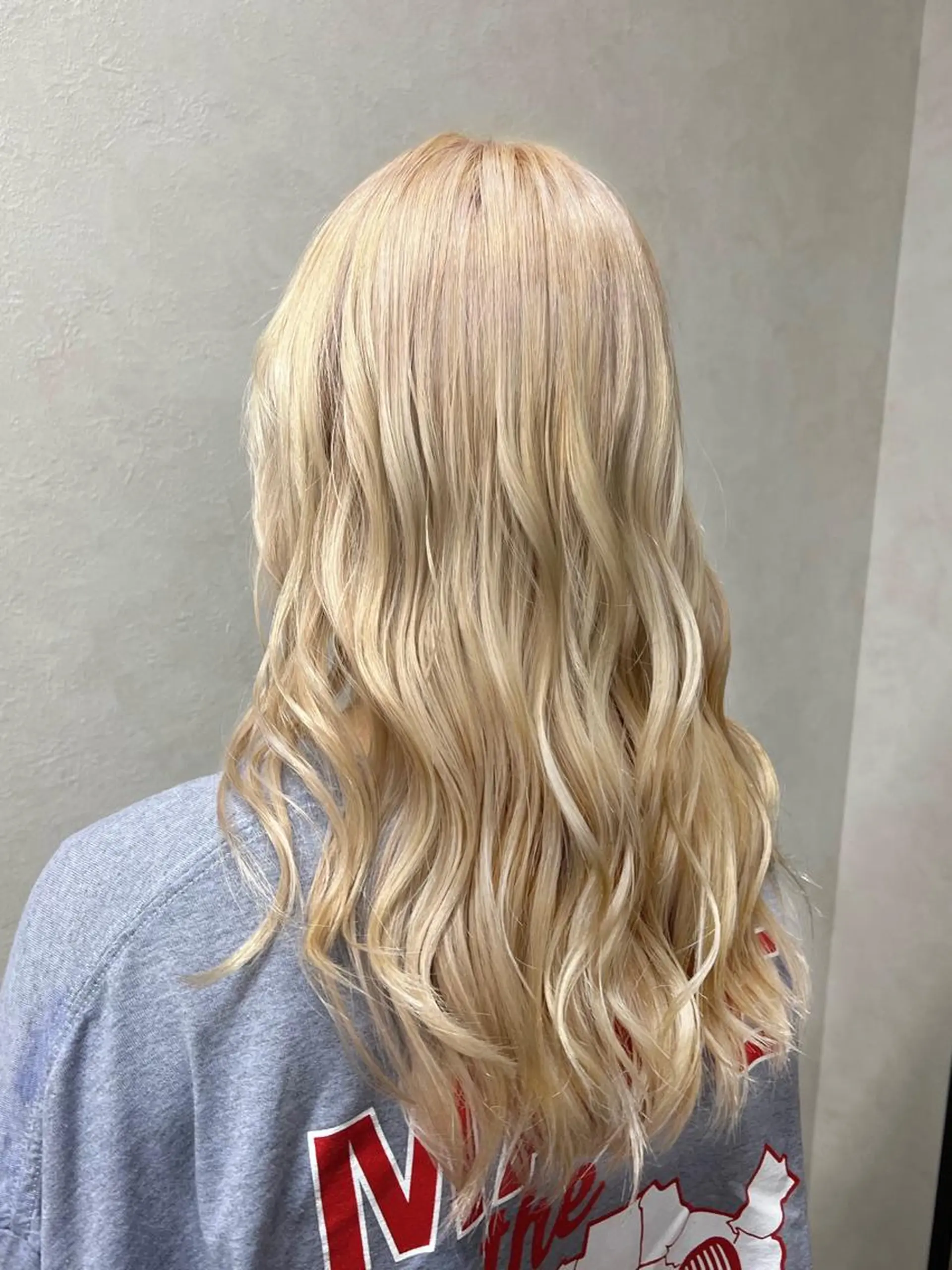 ロング カラー バレイヤージュ ブリーチ ケアブリーチ ダブルカラー イヤリングカラー カット ヘアカラー SALOWIN横浜suite店所属・🌷かわばた めい🌷のヘアスタイル