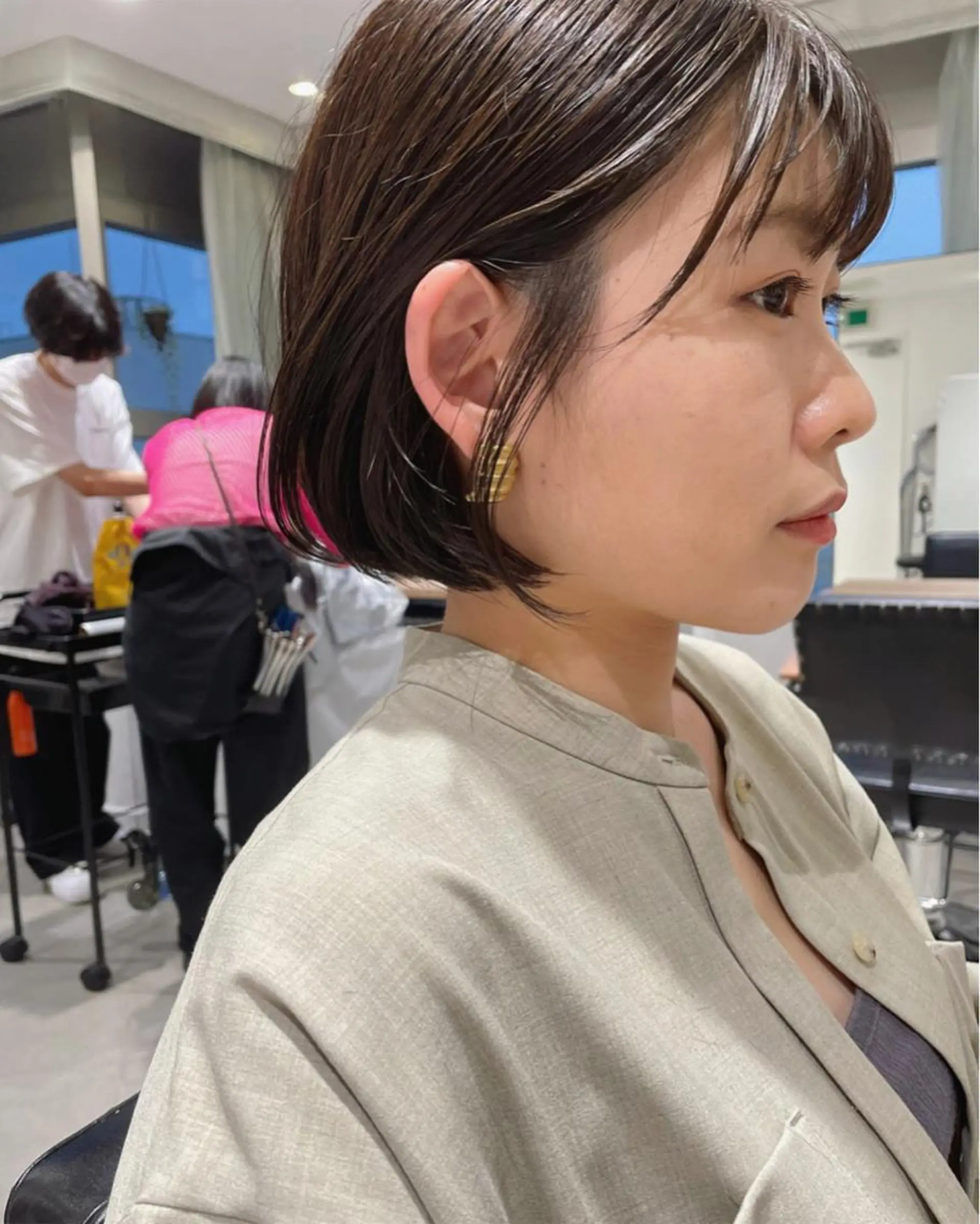 ショート カラー アッシュ アッシュブラウン ブラウンカラー ボブ くせ毛 カット ヘアカラー トリートメント Loom.所属・村上雅人 ナチュラルモードのヘアスタイル