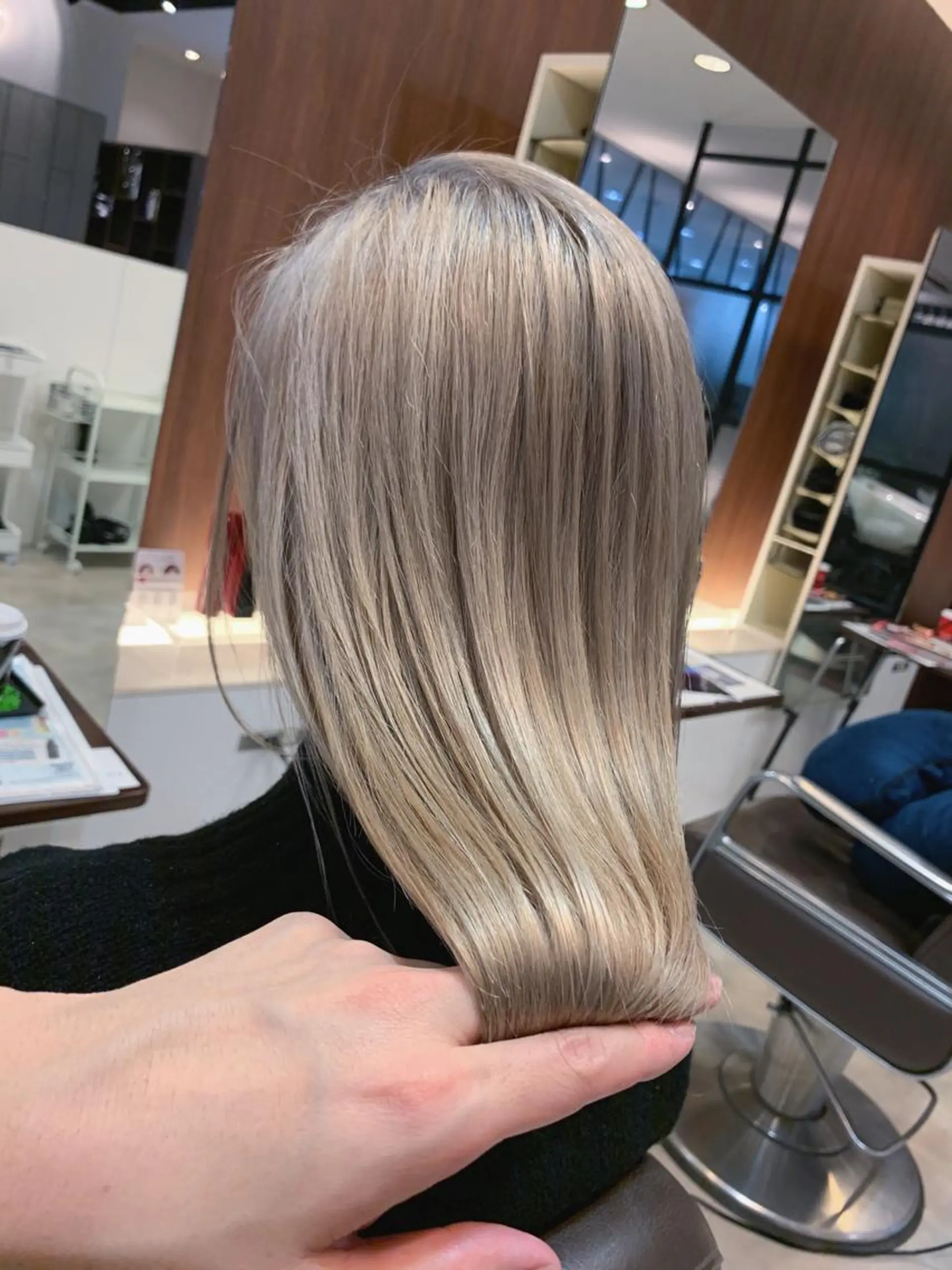 ミディアム ブリーチ.バレイヤー ジュ.REAL心斎橋のヘアスタイル